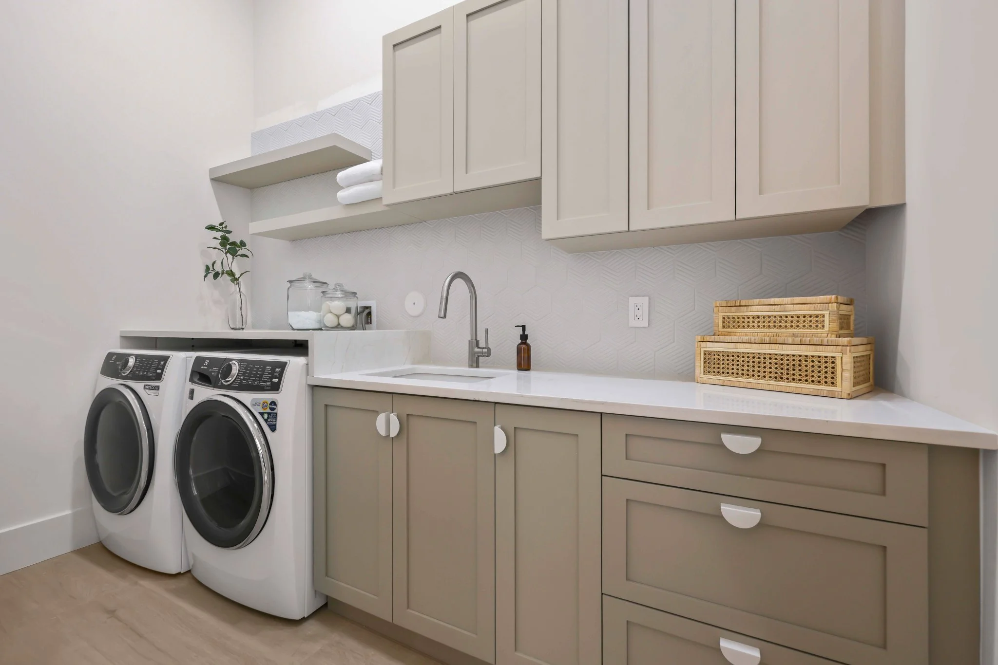 1701 North Swinton Ave - 53.jpg-SMALL.JPG