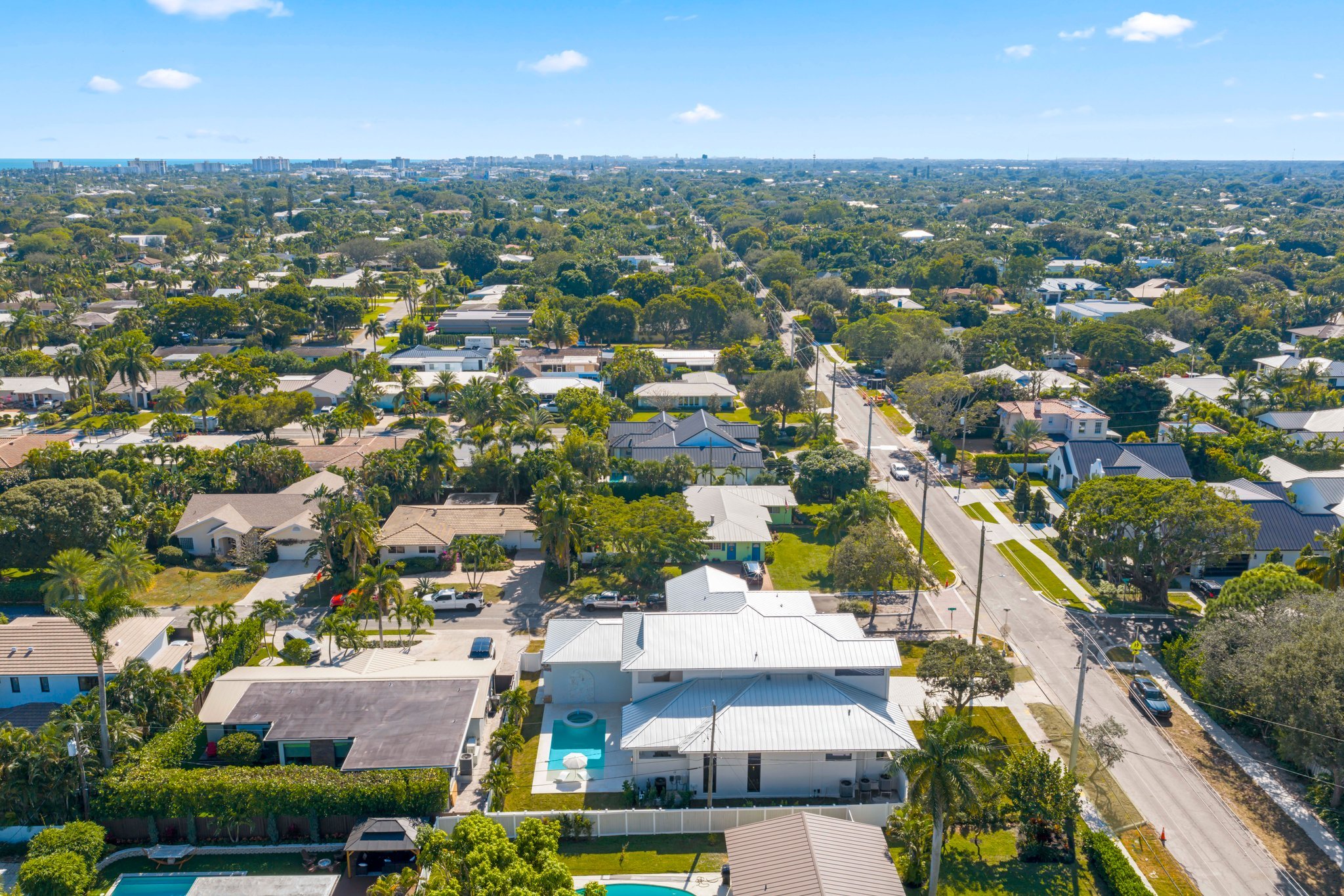 1701 North Swinton Ave - 73.jpg-SMALL.JPG