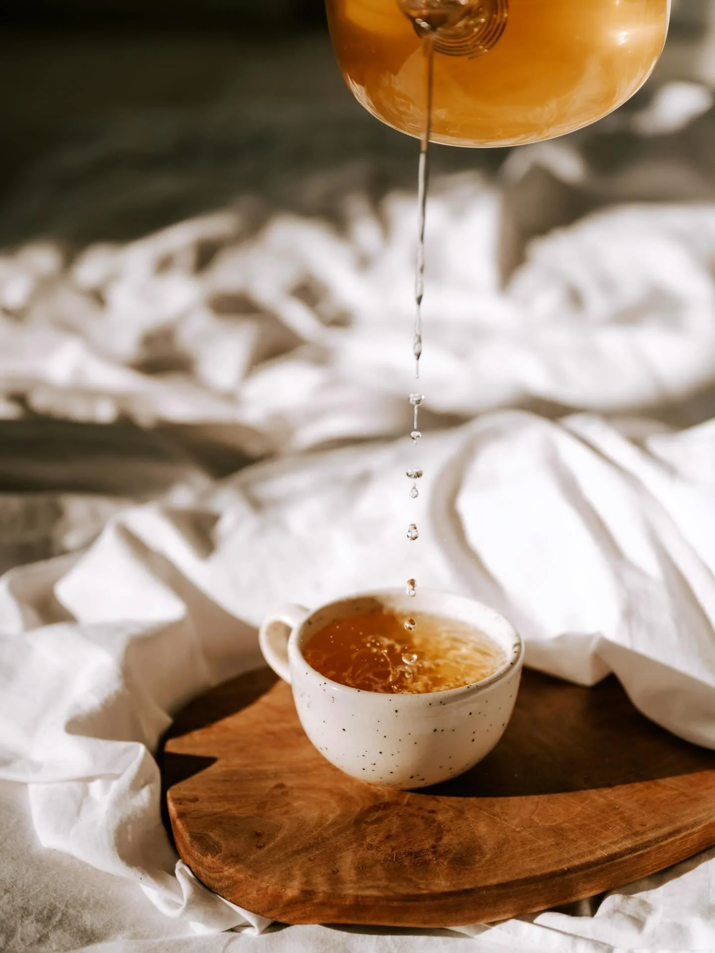 Idag &auml;r en riktig hemmadag 🤍 Framf&ouml;r brasan, en planeringsdag ✨
Bland annat f&ouml;r ett kommande YOGARETREAT i v&aring;r, stay tuned, mer info kommer snart 😍
Och samtidigt s&aring; mycket fint i kalendern:
🤍 En hj&auml;rt&ouml;ppnande k