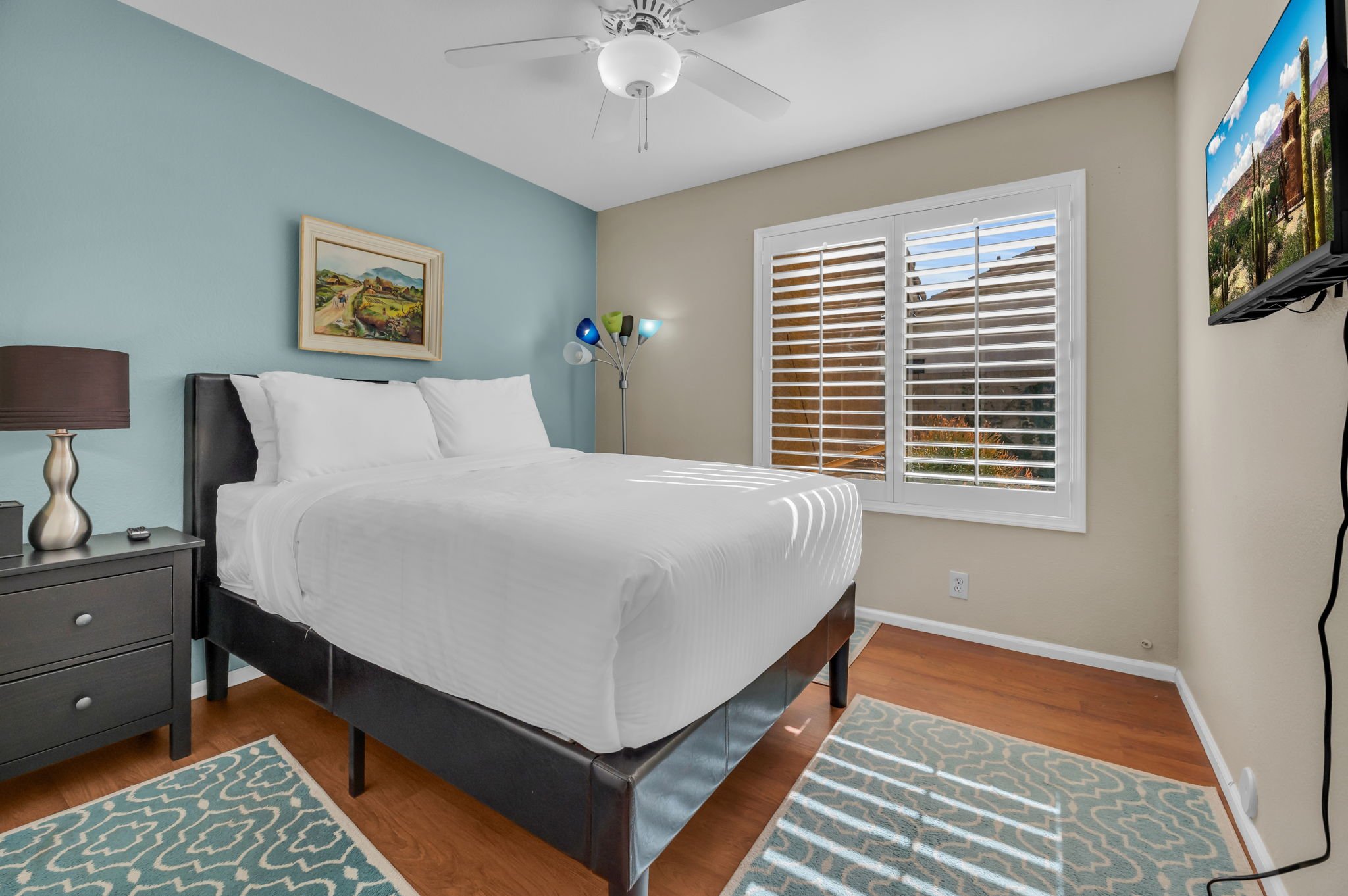 28-web-or-mls-14820 N 42nd Pl-28.jpg