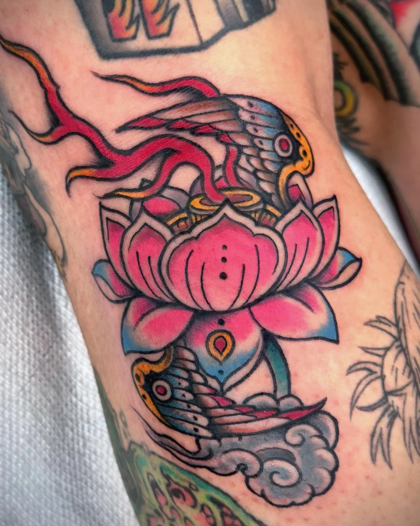 Mj got a literal FLYING LOTUS! ( @flyinglotus ) this was such a fun one and I&rsquo;d love to do more like this!! 

.

.

.

.

.

.

.

.

.

#flyinglotus #flylo #brainfeederrecords #captainmurphy #traditional_art #traditionaltattoos #traditionaltat