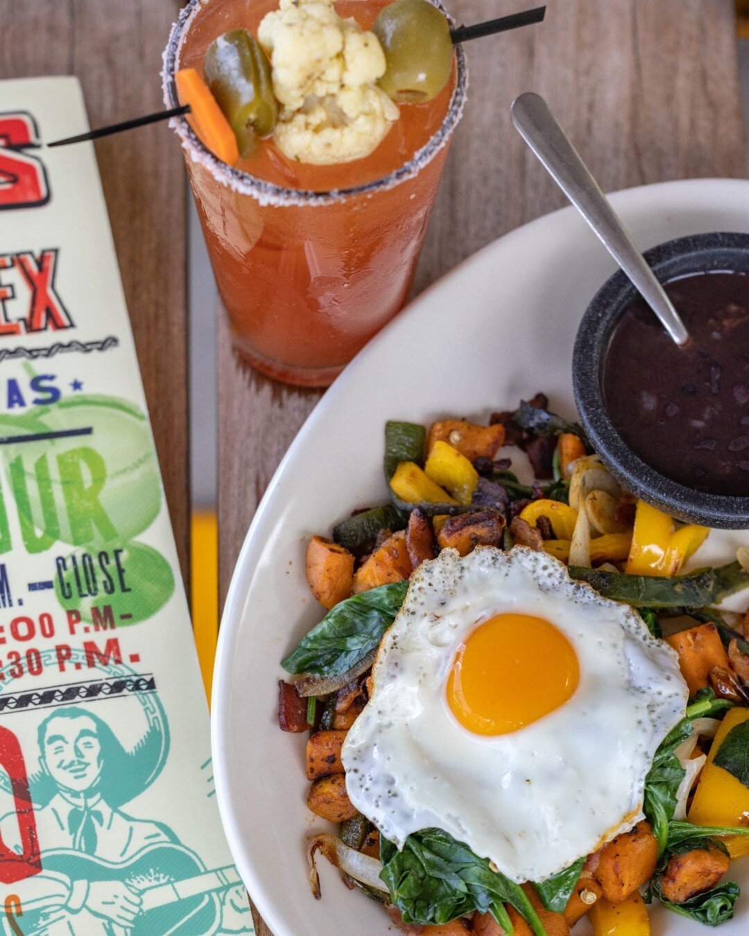 Join us for a Mother's Day brunch that will make mom feel extra special! From our Sunrise Sweet Potato Hash to festive 𝙢𝙤𝙢-osas, our brunch menu is sure to please the whole family.