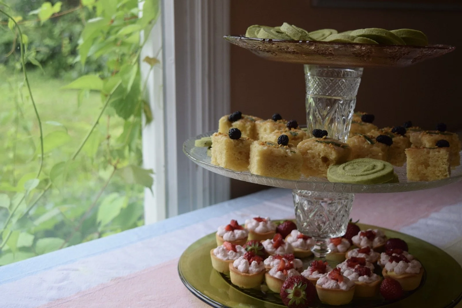 TeaParty-3TieredCakes.jpg