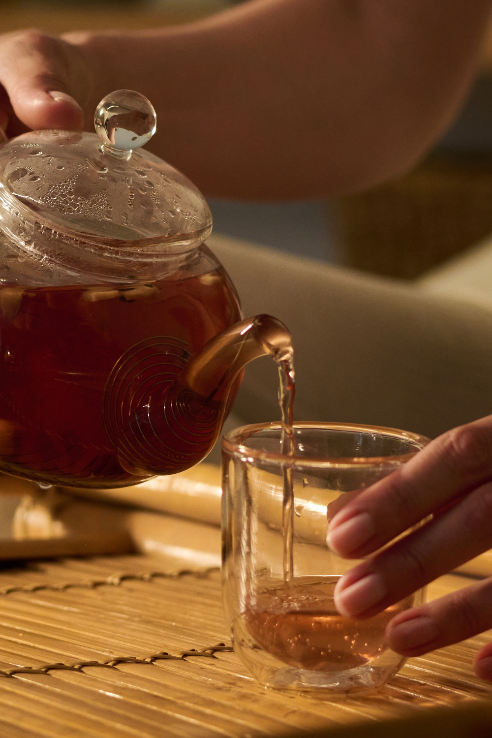 TIPS For Preventing teeth staining From Herbal Teas