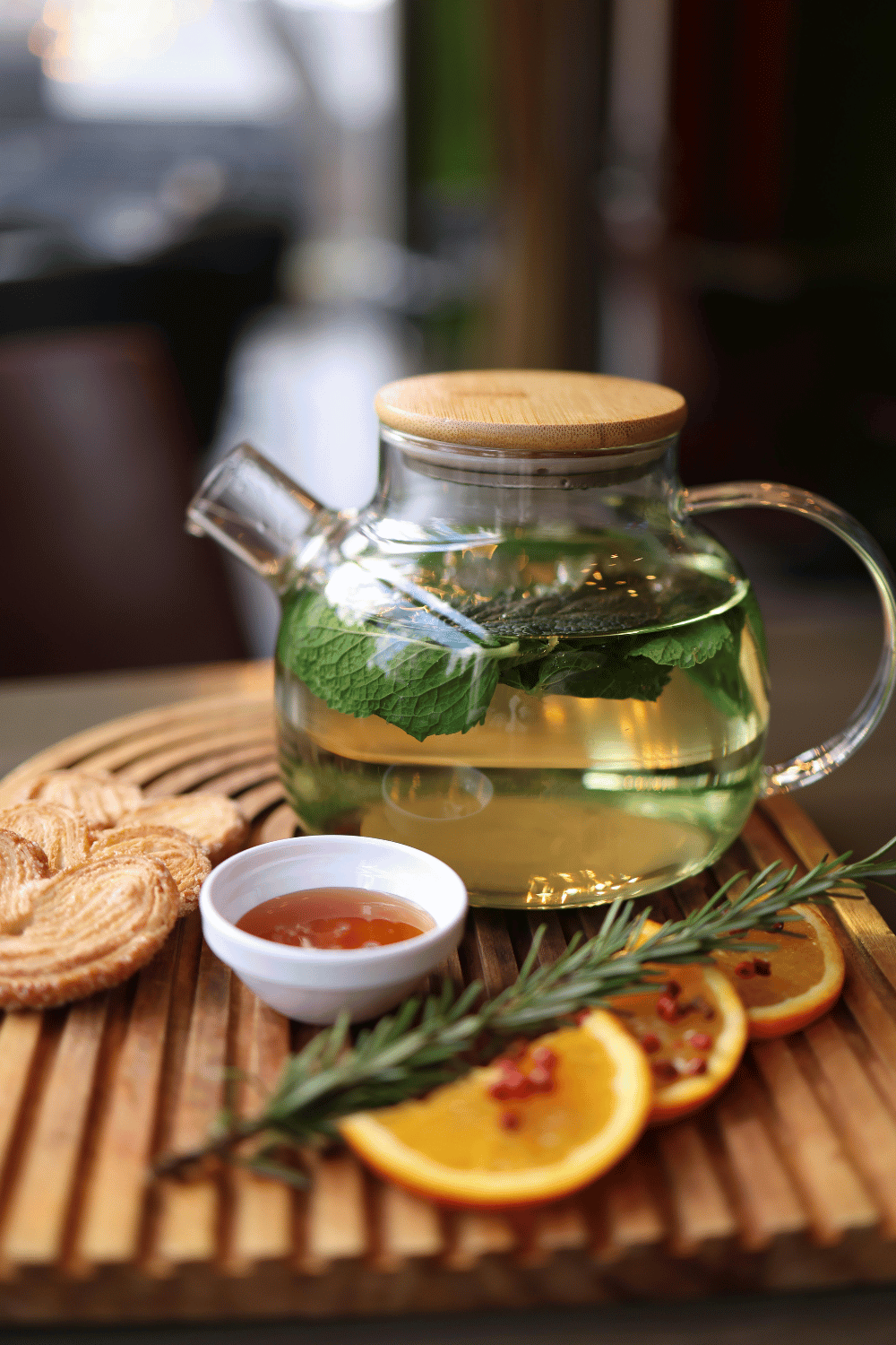 Why you should be drinking green tea with lemon