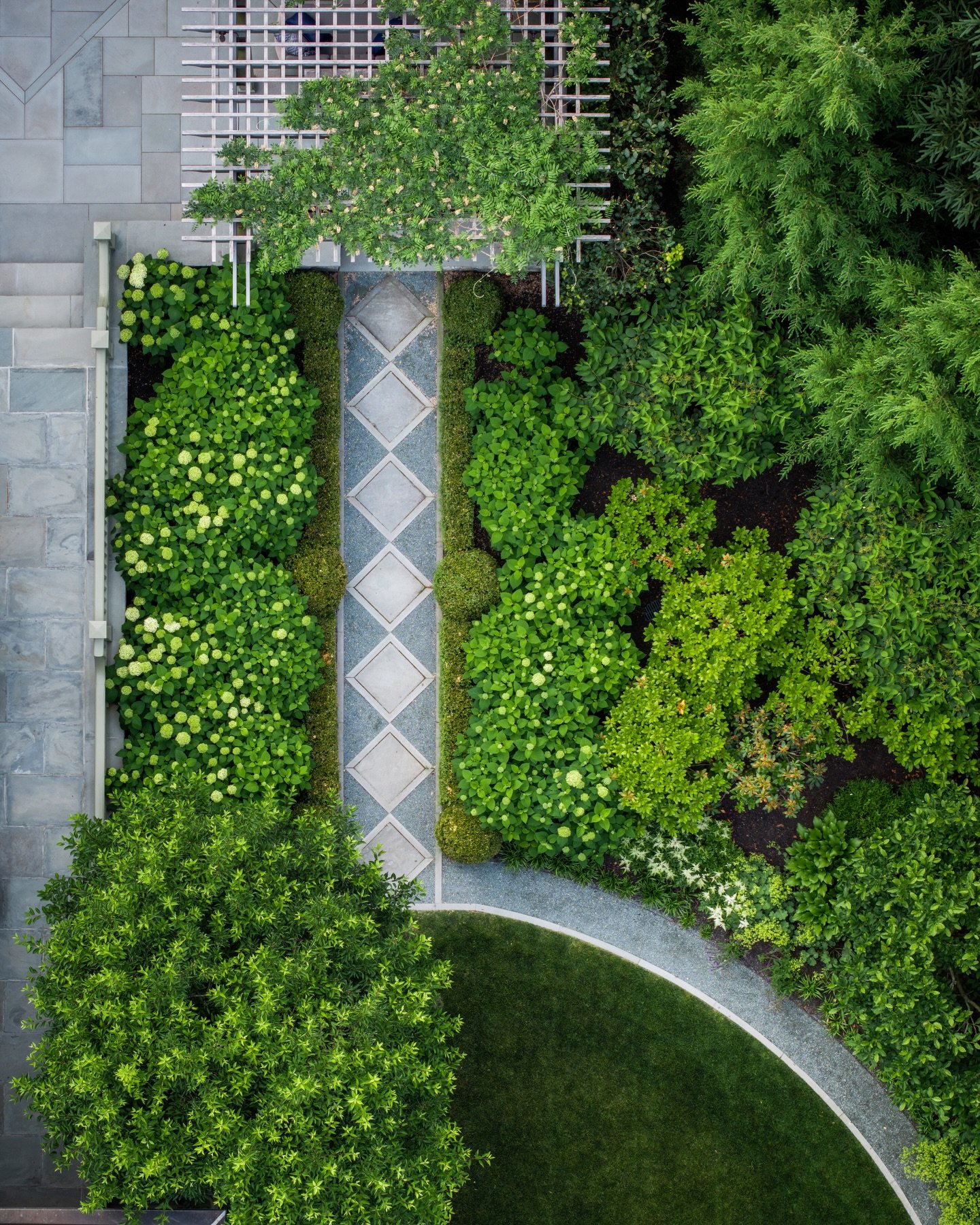 A very special garden path, as seen from above and below!
 
Project team includes:
@dangordonla 
@rpmarzillilandscape 
@jan_gleysteen_architects 
@mfreynoldsbuilders 
@perfectionfence 
 
#landscapearchitecturalphotographer #landscapearchitecturalphot