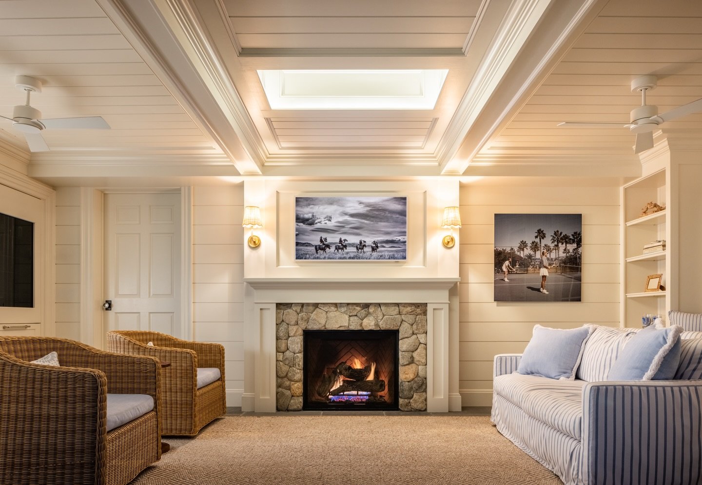 A very cozy pool cabana at dusk, shot for @ejjaxtimerbuilderinc!
 
Project team includes:
@ejjaxtimerbuilderinc 
@patrickahearnarchitect 
@powderpoint_interiordesign 
 
#interiorphotography #interiorphotographer #interiordesignphotography #interiorde