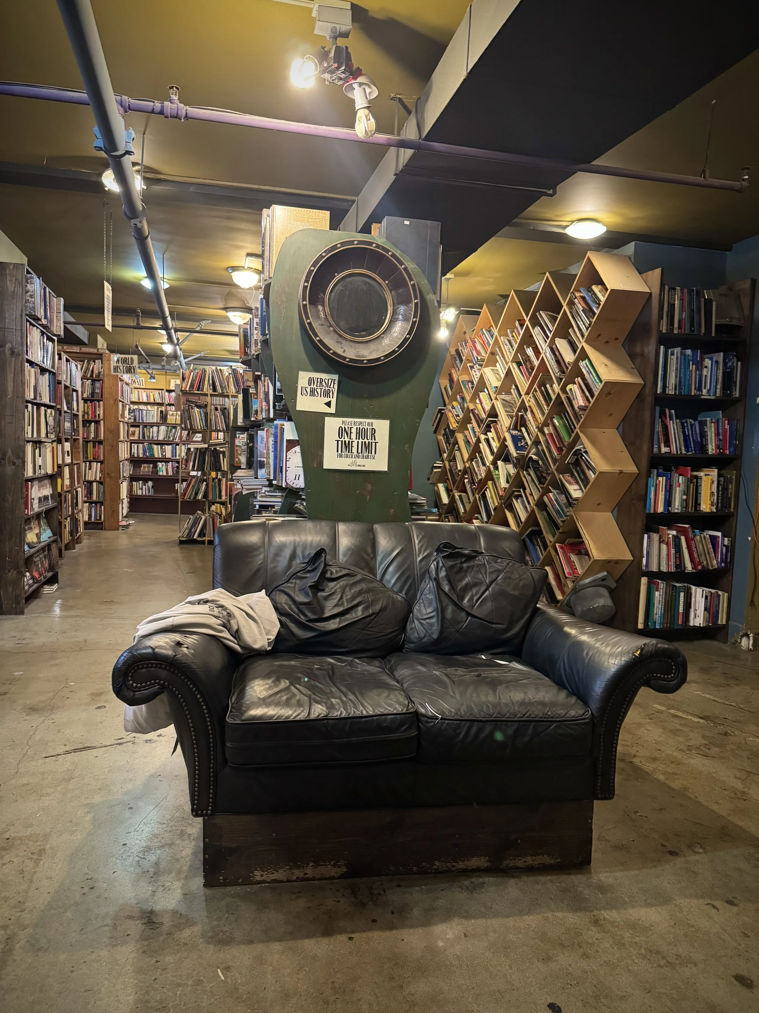 THE LAST BOOKSTORE - MILAN WEEKLY