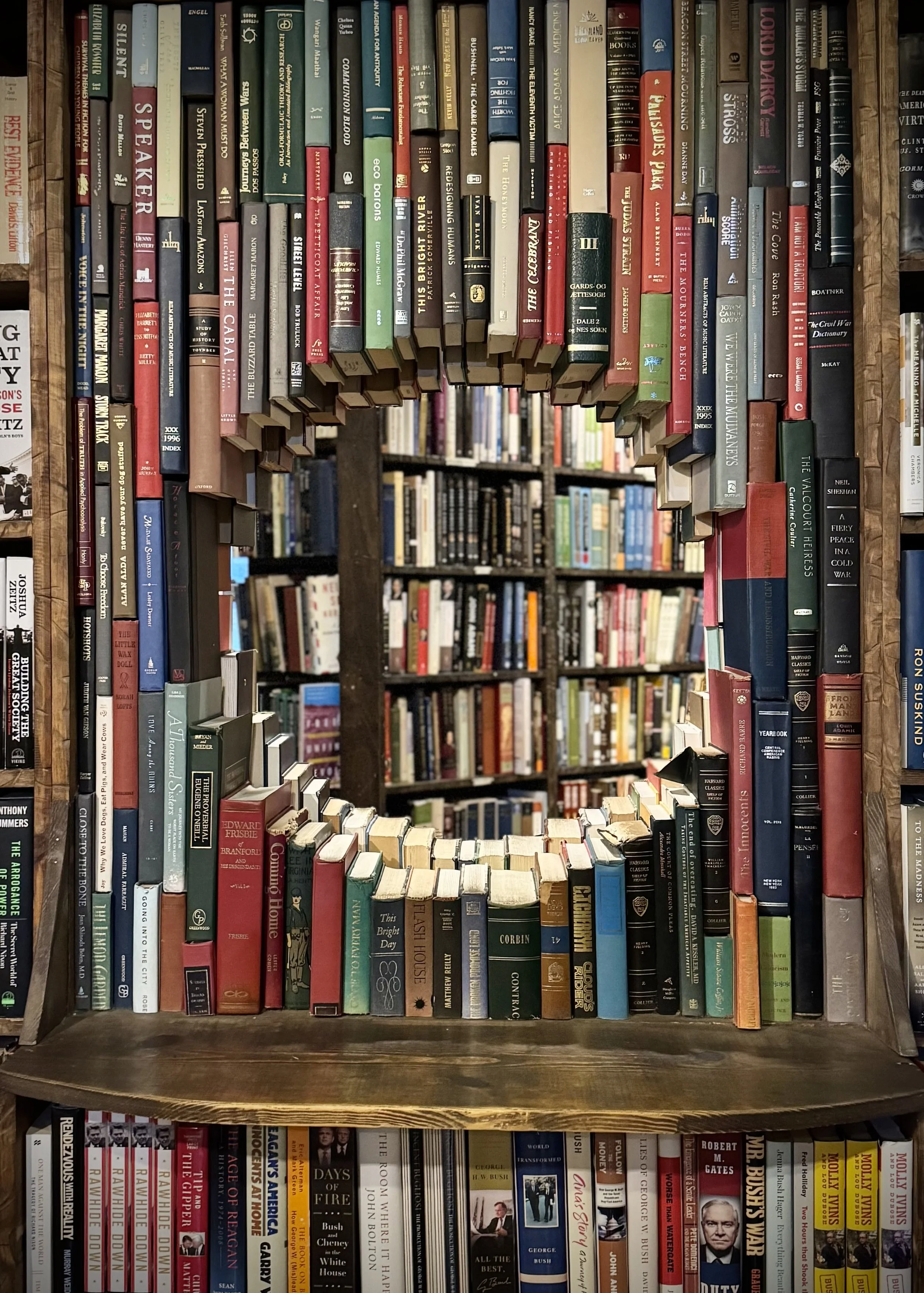 THE LAST BOOKSTORE - MILAN WEEKLY