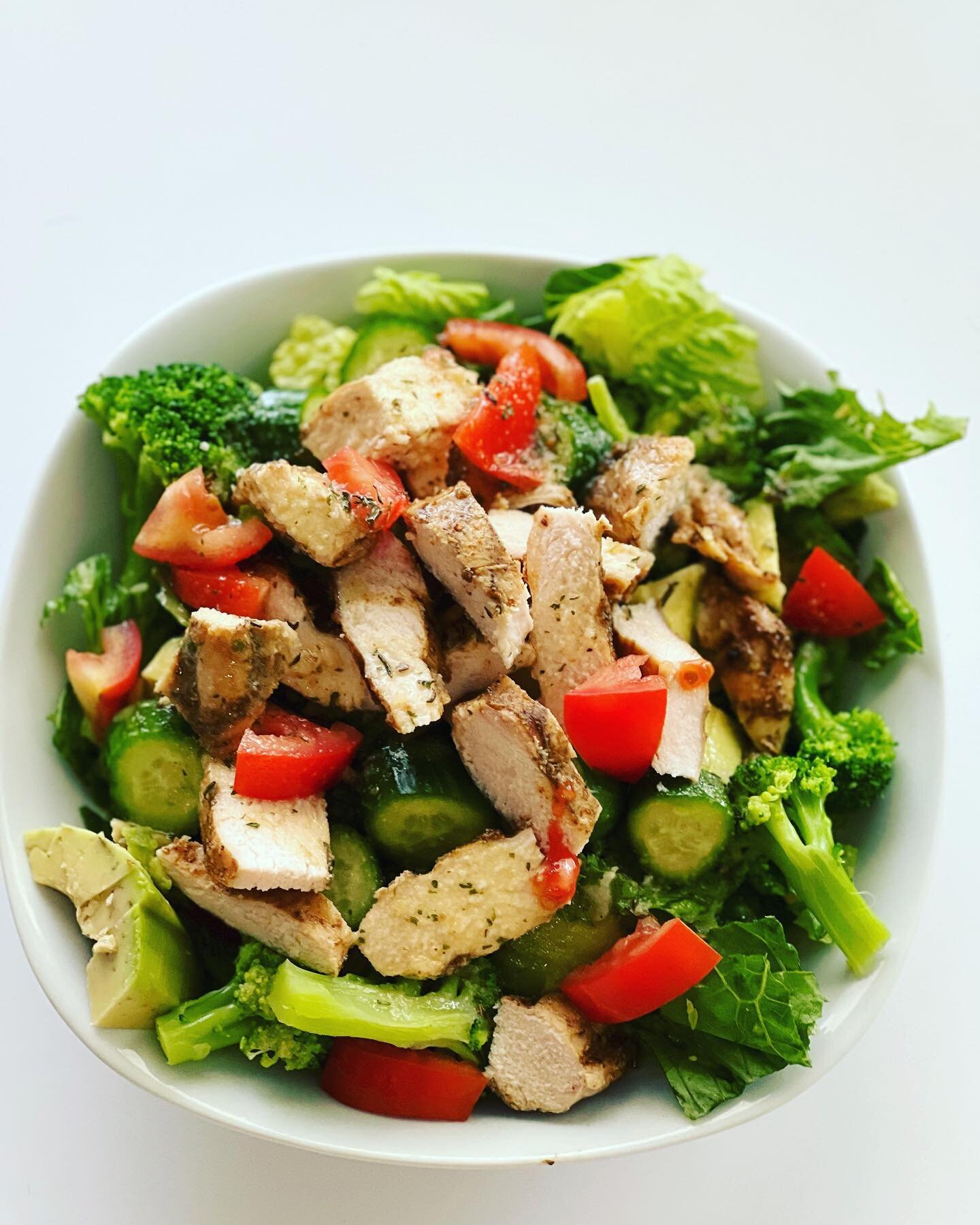 When the staples are handy, the choice to eat well is so so so so much easier. 

This chicken was made Sunday, lettuce and cucumbers were chopped Sunday. Dressing was made Sunday. 

The choice to eat well went from hard to easy. 

Yep, it takes a lit