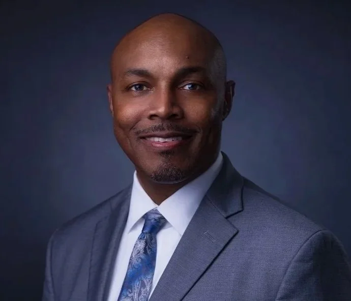 Headshot - Darein Spann.jpg