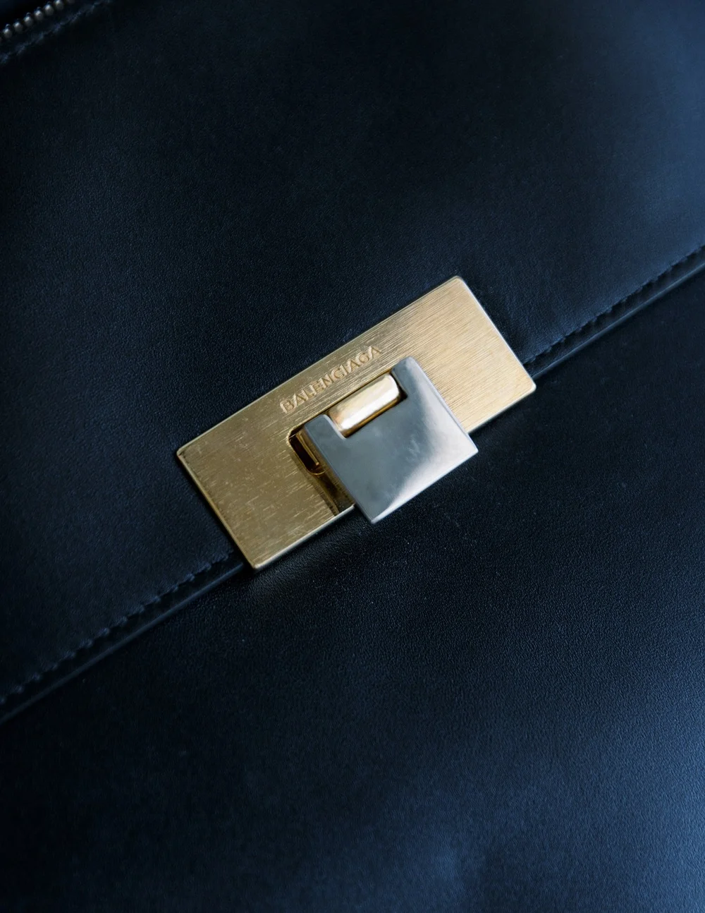 Balenciaga Le Dix Zip Cartable Leather Handbag — freethesaint