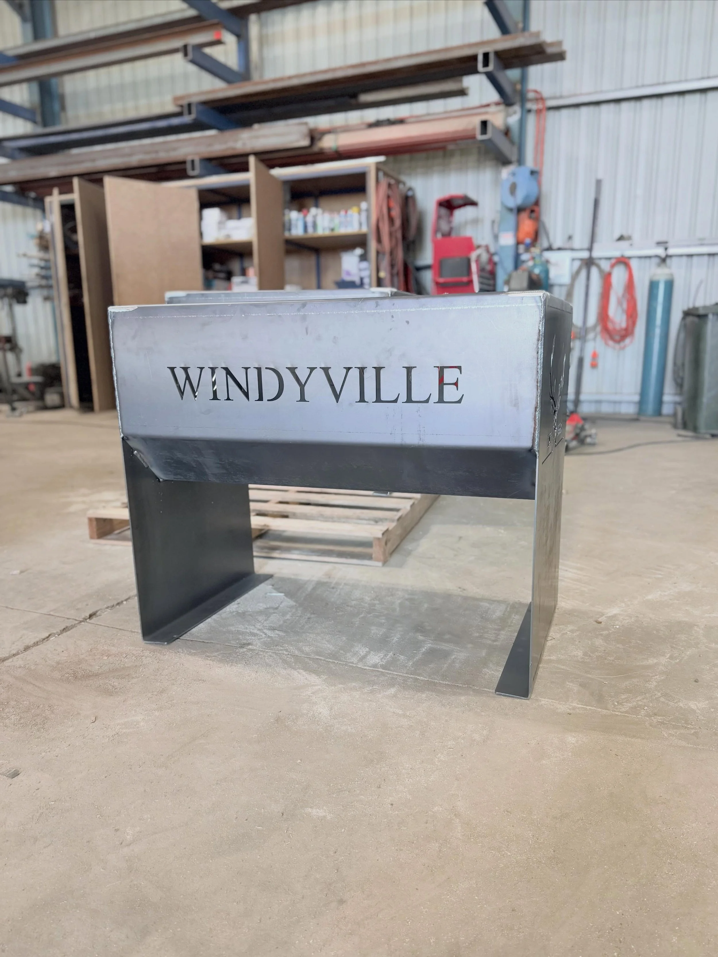 🔥 CUSTOM MADE FIRE PITS 🔥

Custom designs &bull; Quality steel &bull; Built local 

📍 Made to order 
📞 Travis - 0499180321 

#firepit 
#oberonnsw 
#winteressentials 
#customdesigns