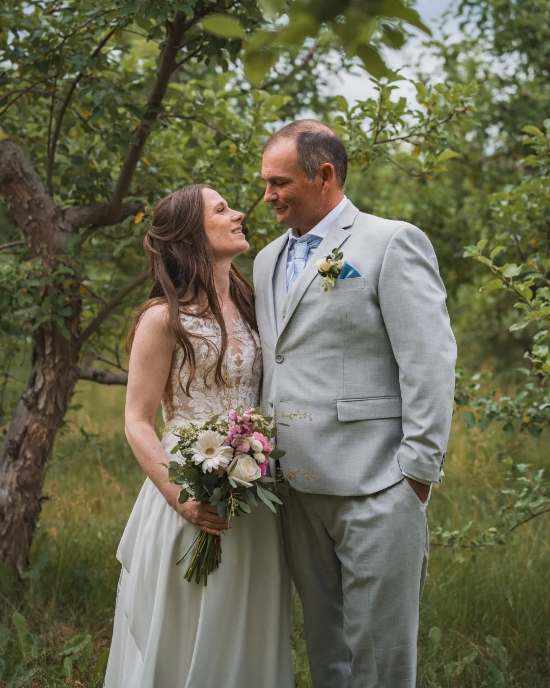 Thinking about hosting your wedding, rehearsal dinner, or special event somewhere a little different and memorable in the best way? 🍎

At Cambium, your evening can include a sparkling cider welcome, beautiful orchard views, and a 3-course dinner mad