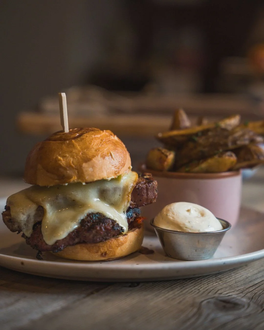 The Chefs aren&rsquo;t joking around this week with our Beef Burger... Trust us, this one is for big appetites and bigger cravings.

On the All-Day menu this month. 
Book your table online - link in bio 

Okanagan Ciders Vernon BC - Farm to Table res