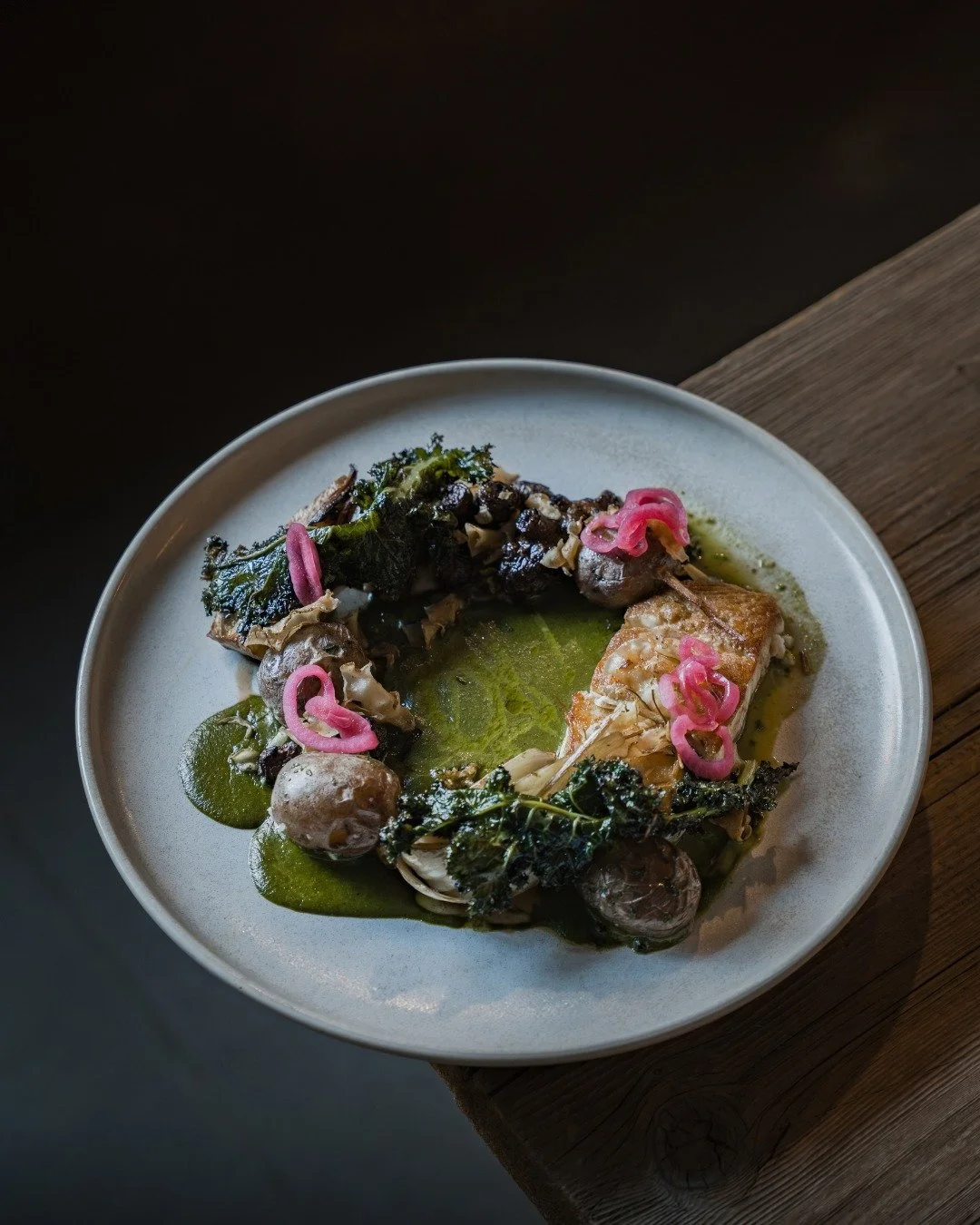 A look at what&rsquo;s coming out of the kitchen lately. 
Our dinner menu changes weekly, following the seasons and what&rsquo;s fresh and available from local producers.
Dinner features available from Thursday to Saturday night, after 5pm. 

Book yo