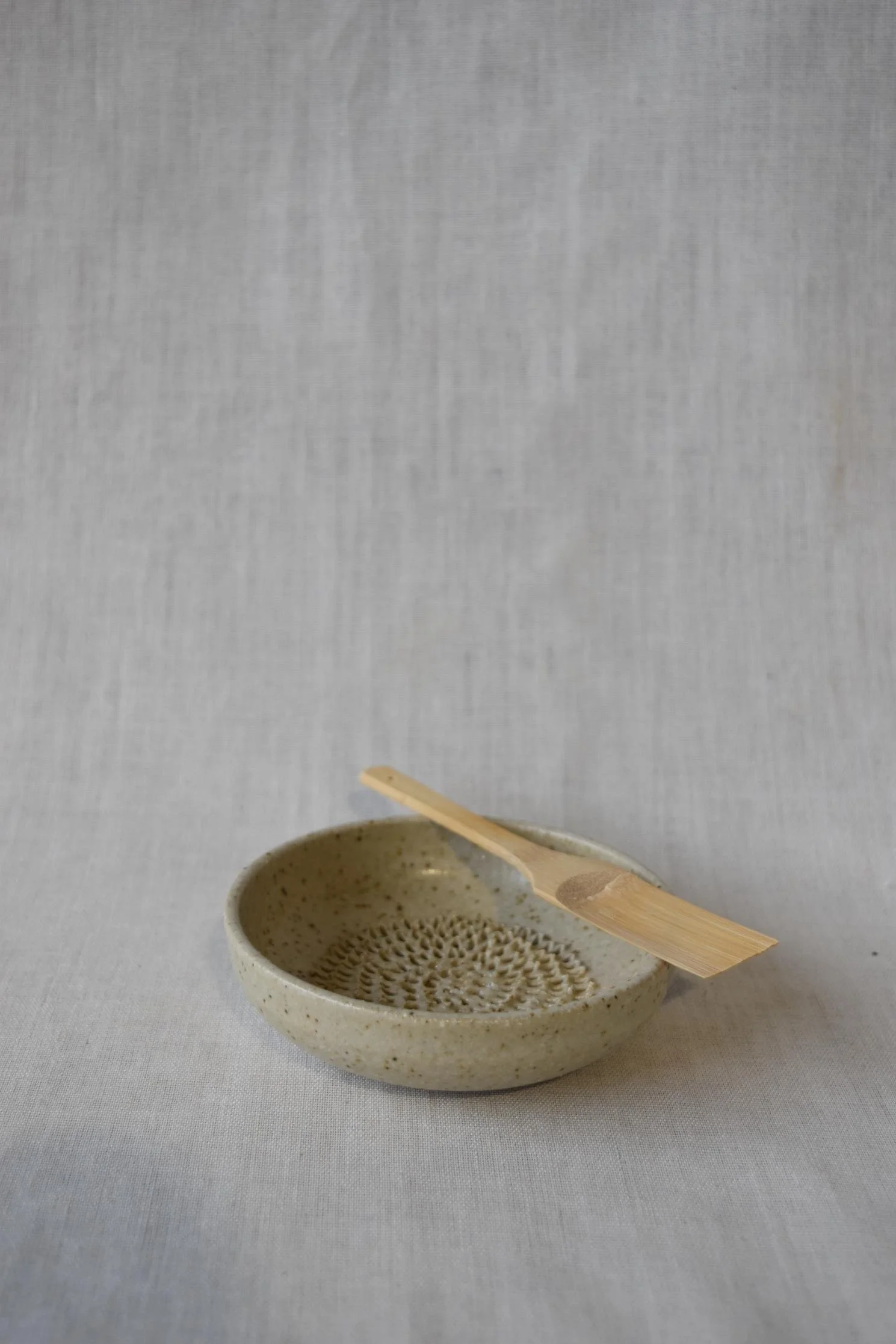 Ceramic Garlic Grater and Bamboo Brush