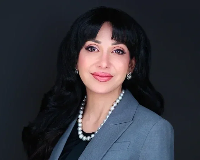 Corporate headshot of a female executive photographed by Pandorica Headshot Studio Las Vegas