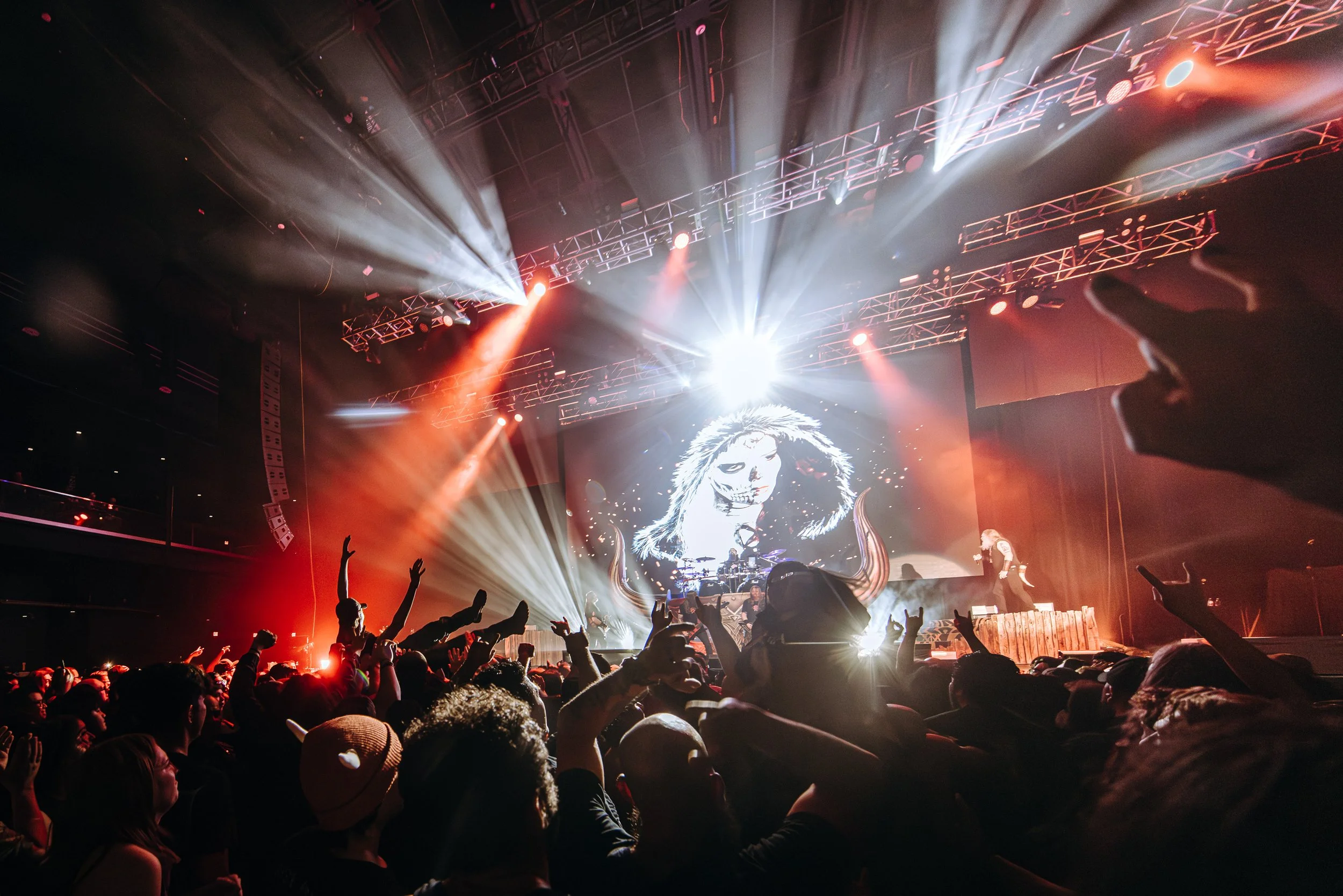 04-17-2026_Amon Amarth_139.jpg