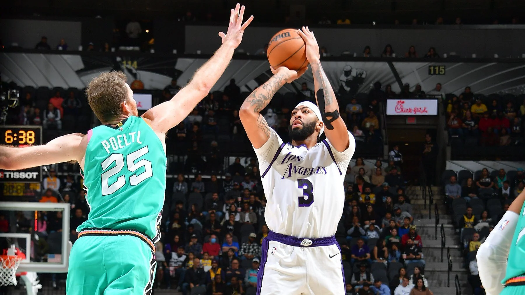 Lakers rally past Spurs in LeBron’s return.