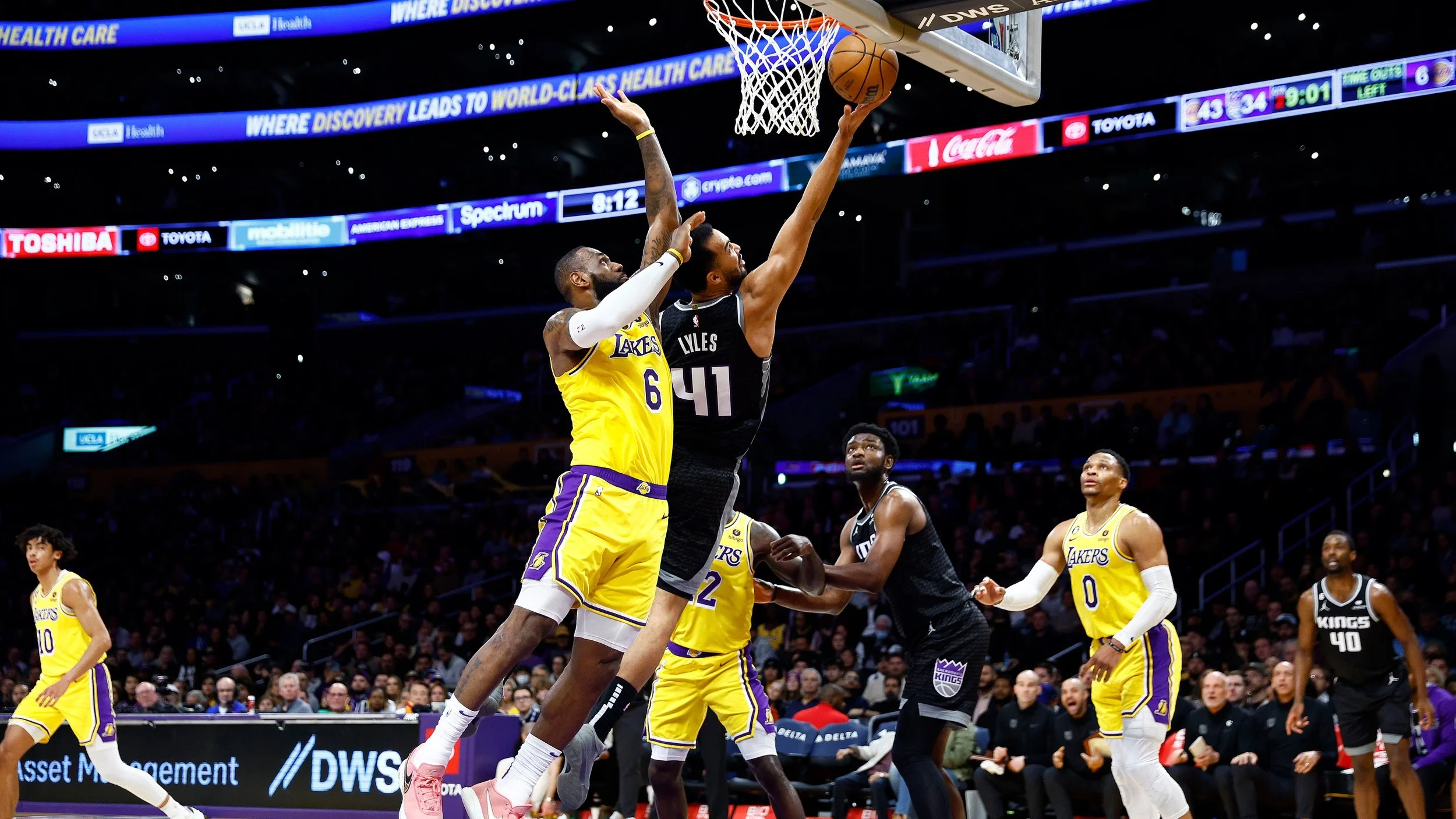 Lakers fall to Kings in inconsistent loss.
