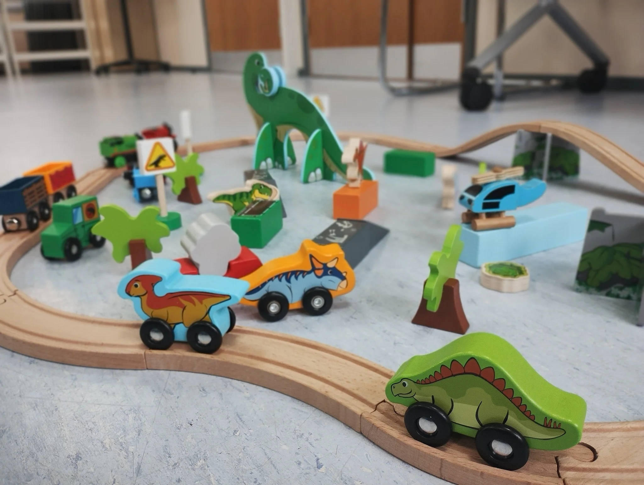"Sing, Sign, and Stories", Bromley, started back with a ROAR! Dinosaurs and trains are always popular, so together it was magic!  #communicationskills #speechandlanguage #buildingcommunication #singsignandstories