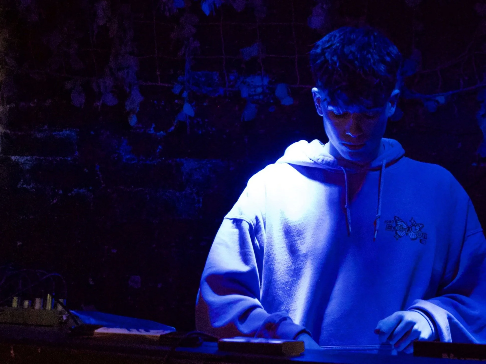 Label newydd, Artist newydd — Klust