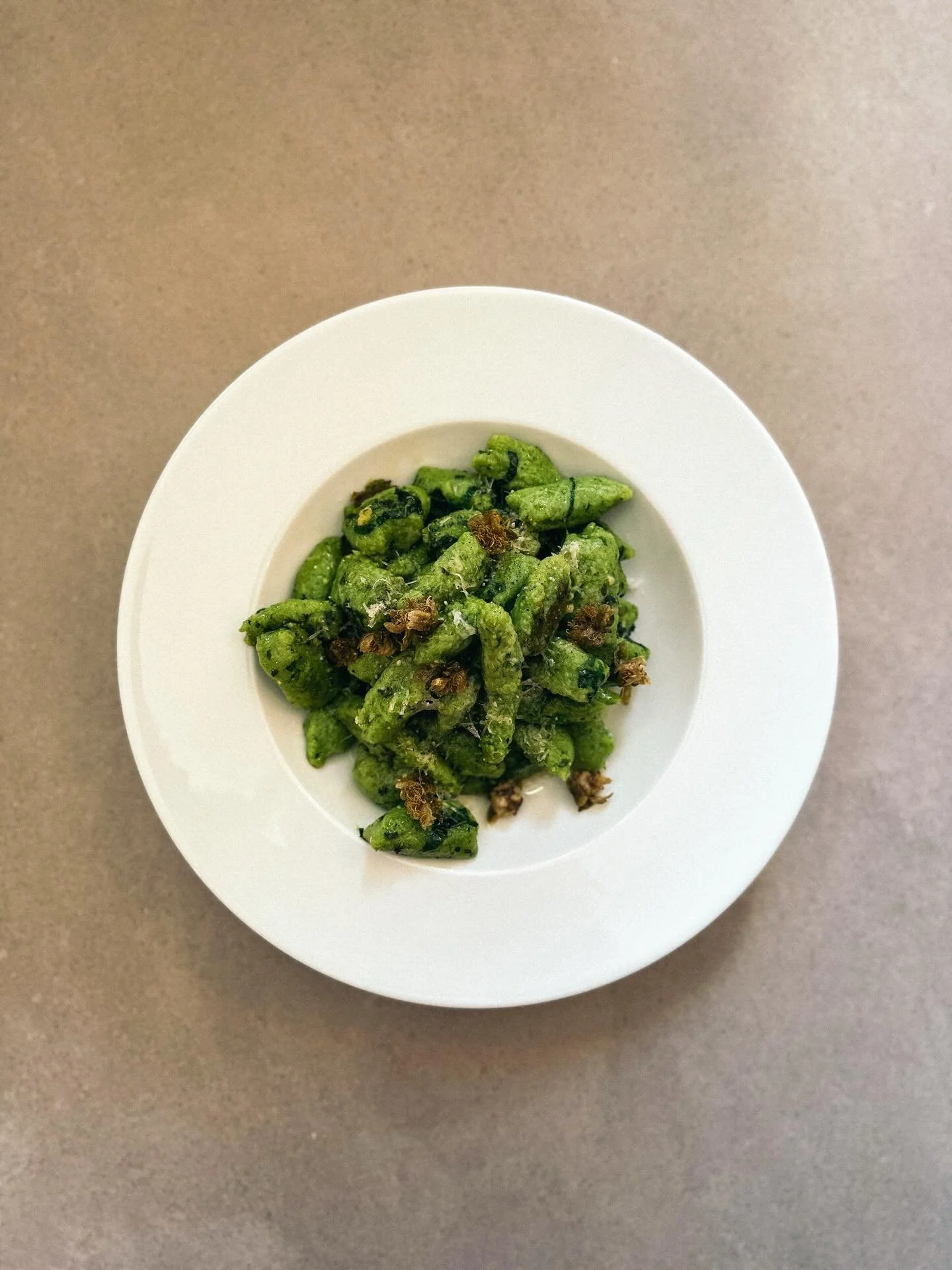 Unser Mittagstisch diese Woche: B&auml;rlauchgnocci mit Grana Padanp und brauner Butter 14&euro;