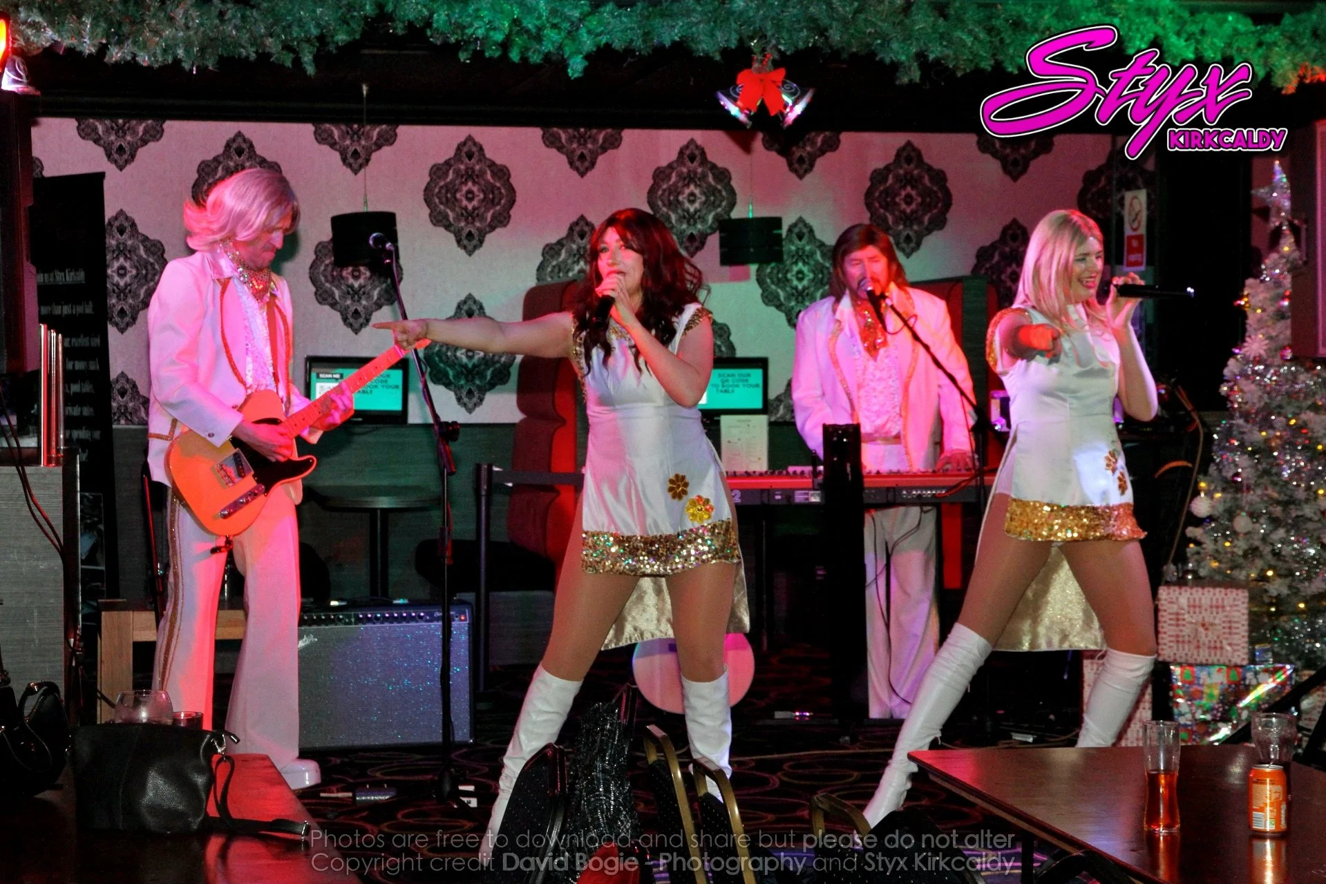 20251206 224300 ABBA (Styx Kirkcaldy) 0733.JPG