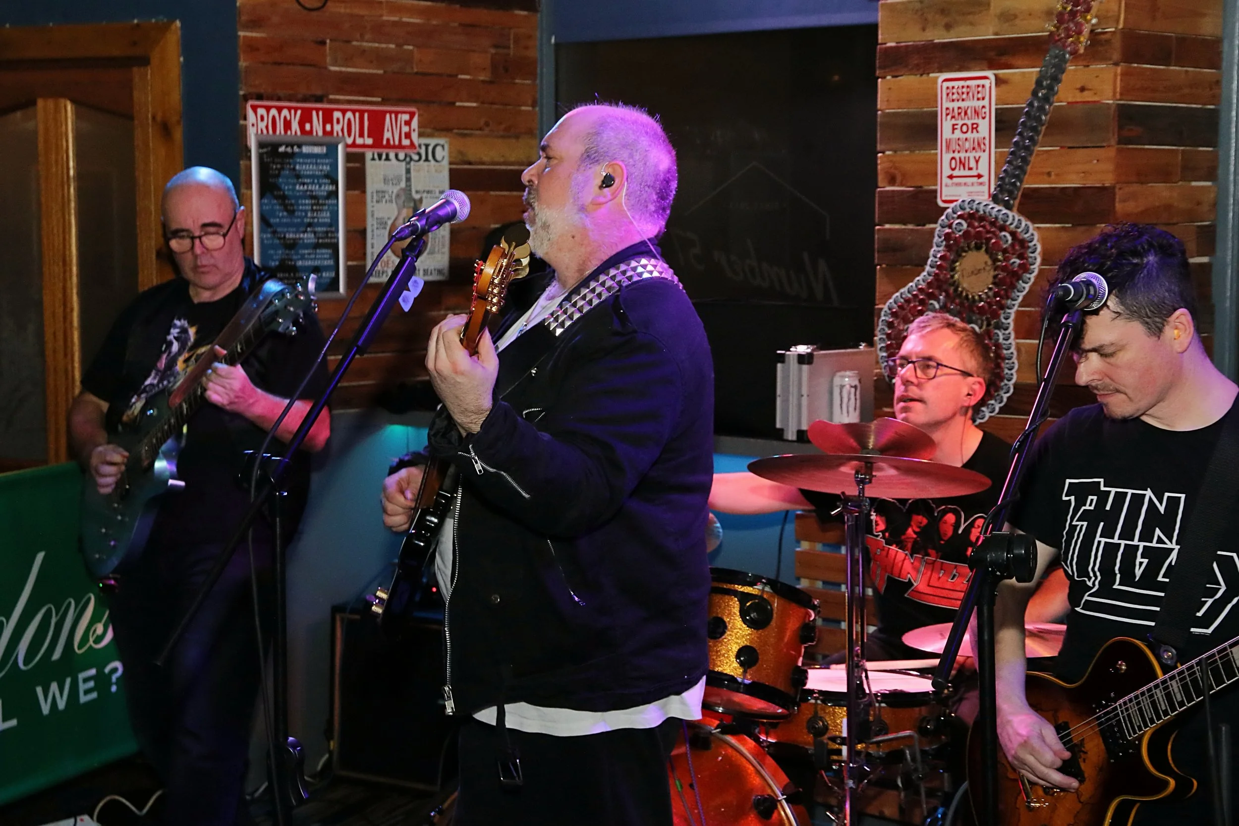 20251130 201450 The Boyz 0585.JPG