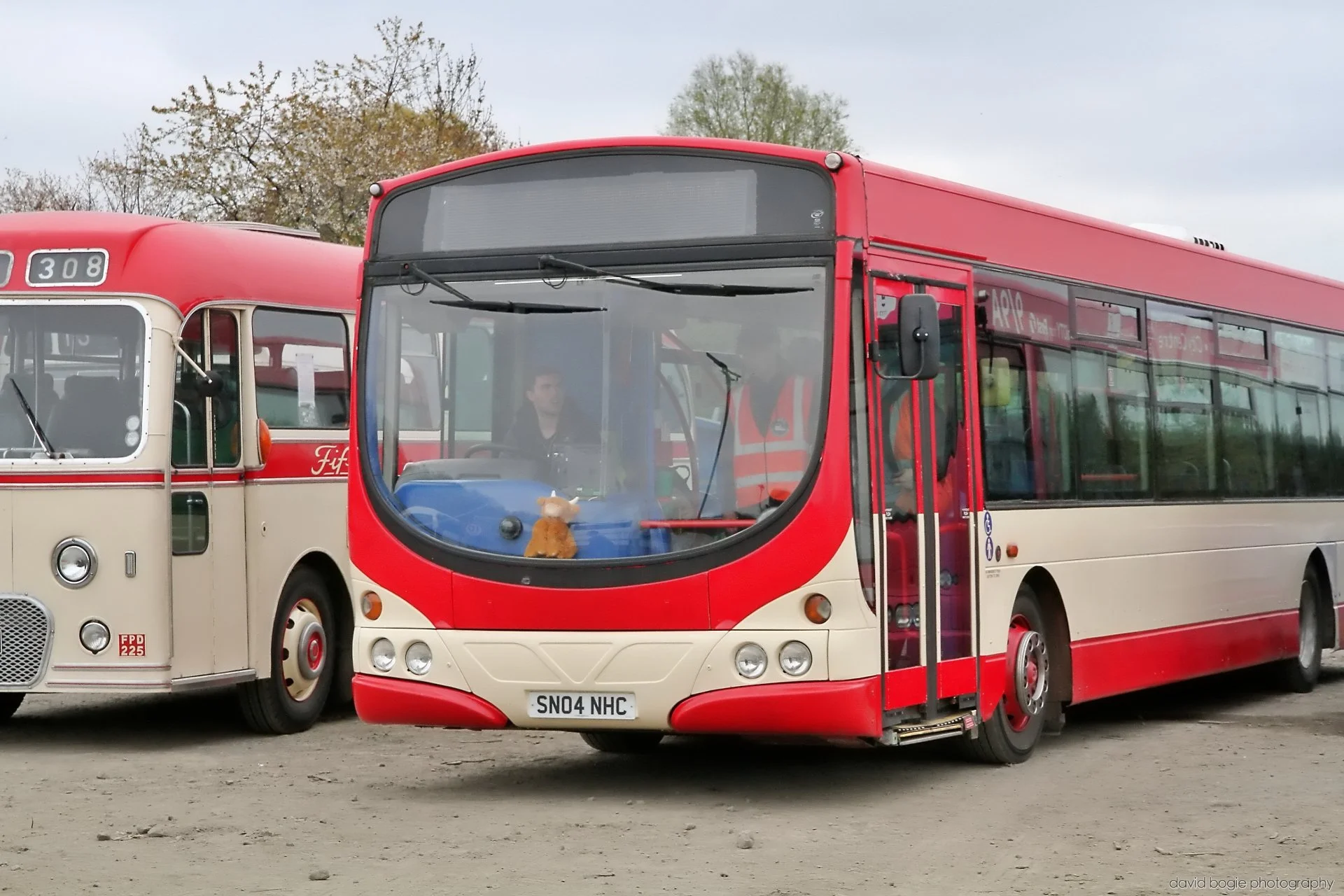 20260425 102427 Bus Bundle 0072.jpg