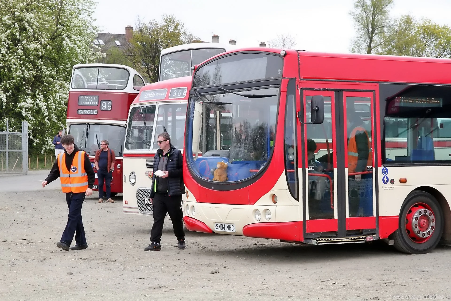 20260425 102323 Bus Bundle 0064.jpg