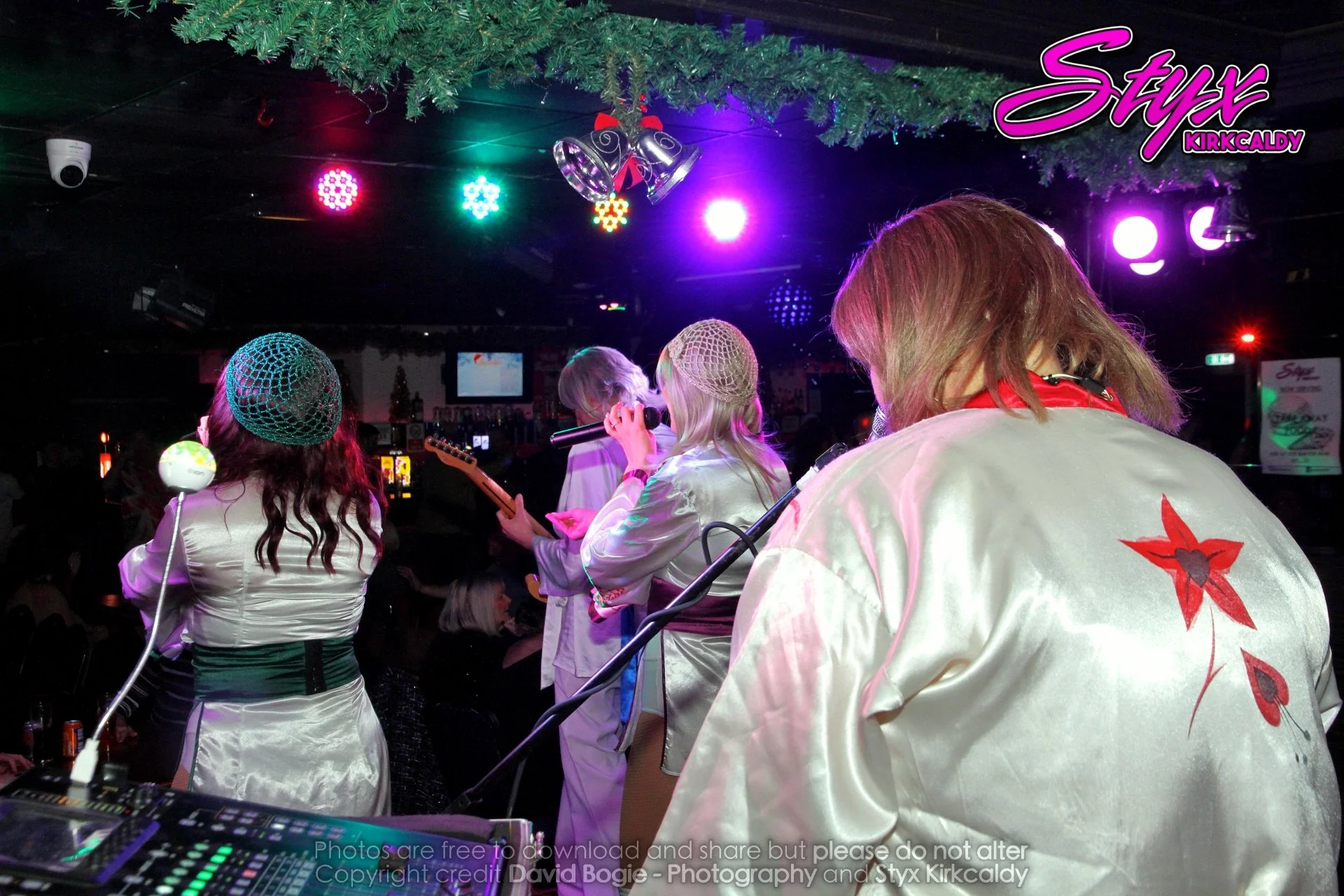 20251206 212107 ABBA (Styx Kirkcaldy) 0237.JPG