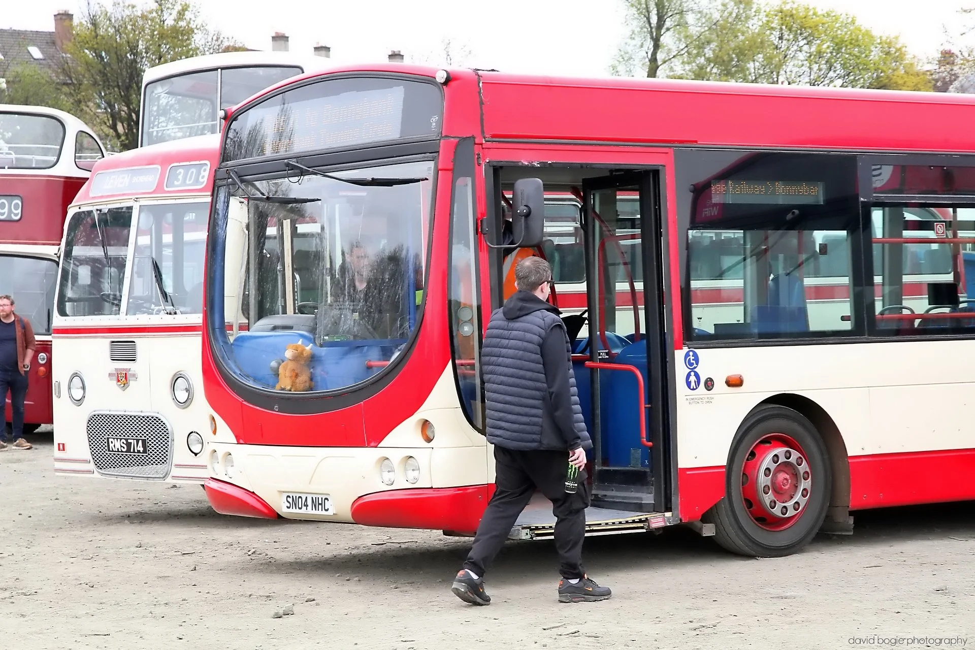 20260425 102329 Bus Bundle 0065.jpg