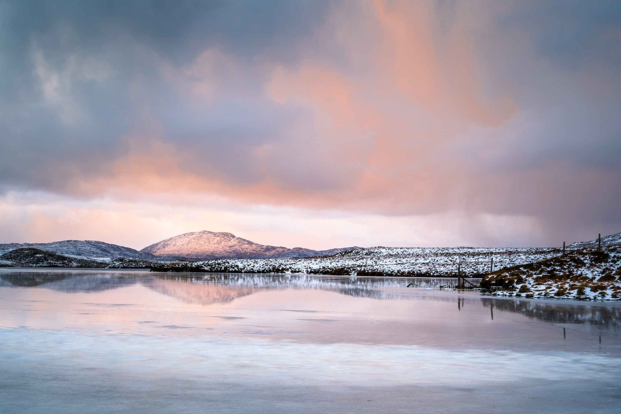 outer-hebrides-loch-landscape.jpg