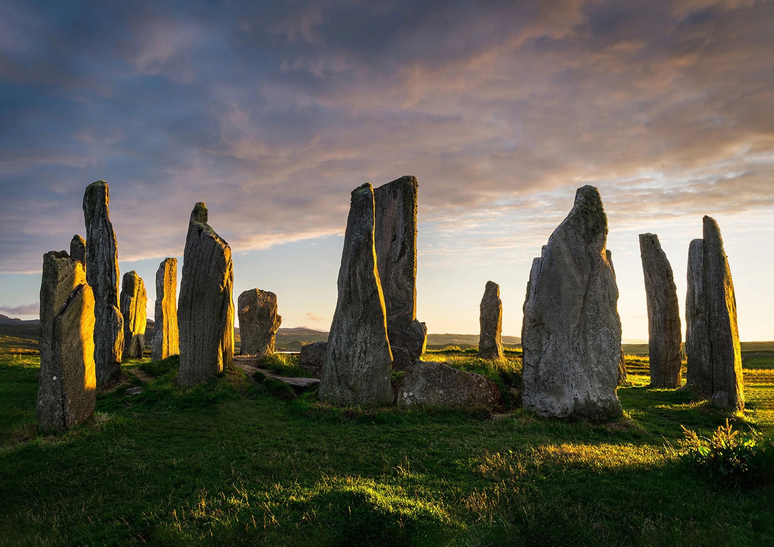 Callanish-standing-stones-outer-hebrides.jpg