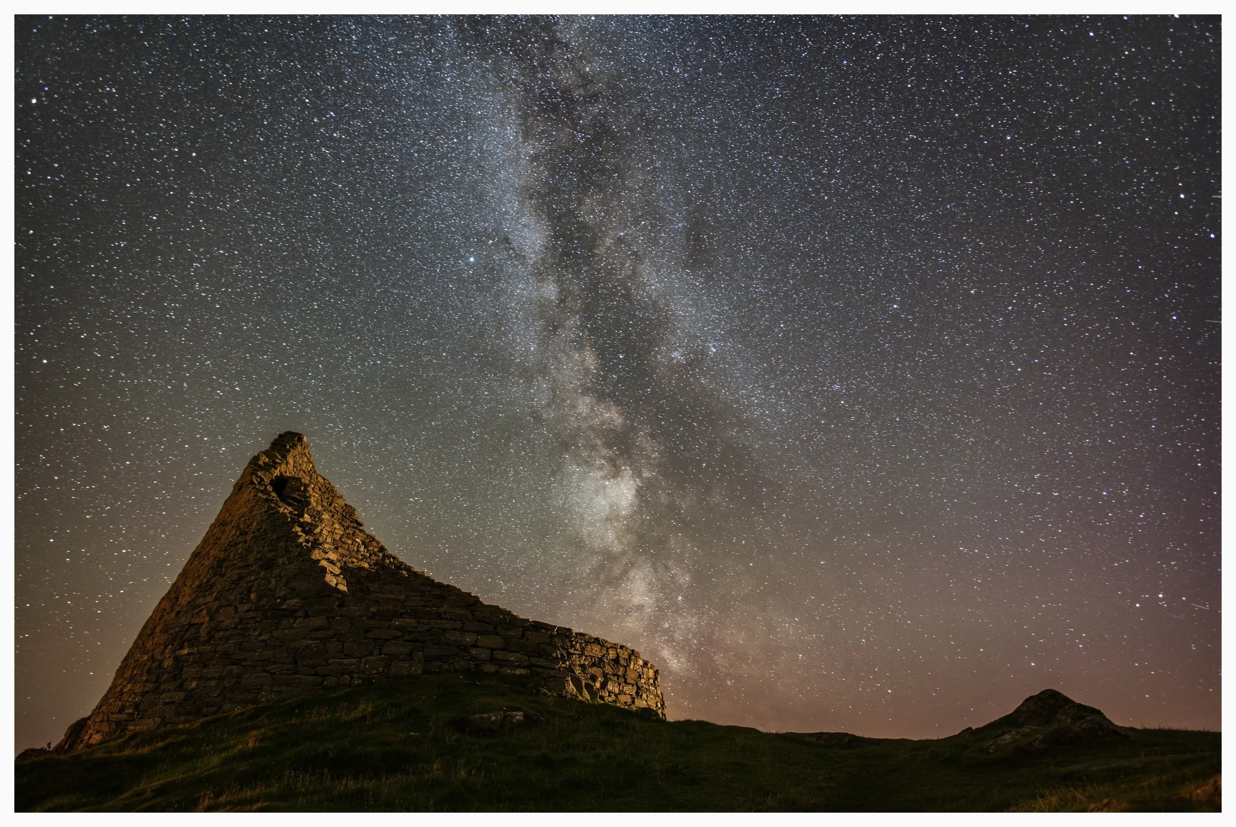 Dun-Carloway-Broch-Isle-of-Lewis.jpg