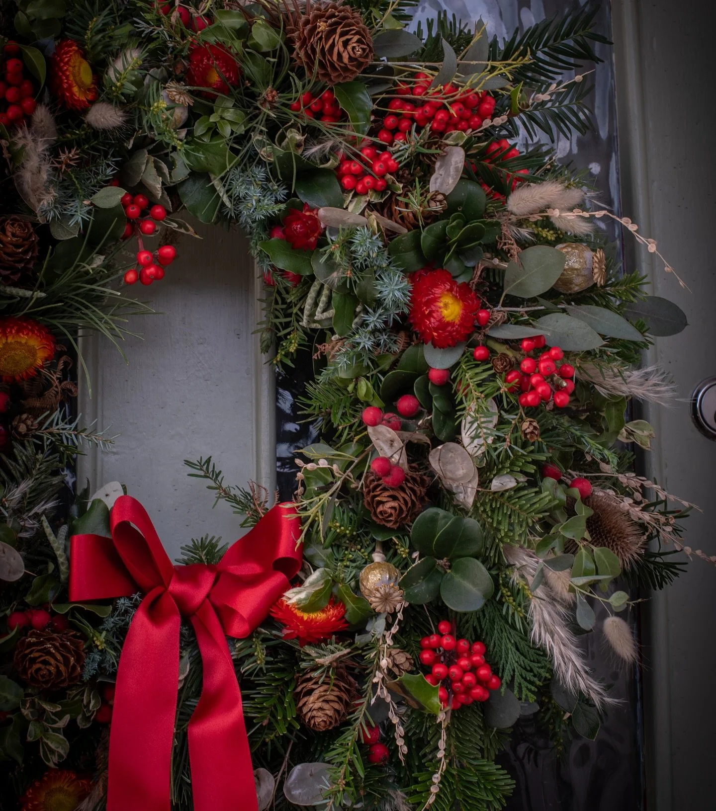 The time has come to think about Christmas wreath workshops 🎄
.
I&rsquo;m delighted to be running a workshop at the very lovely Piccolino restaurant in Henley on 24th November. Details can be found if you scroll to pic 2, and booking is directly wit