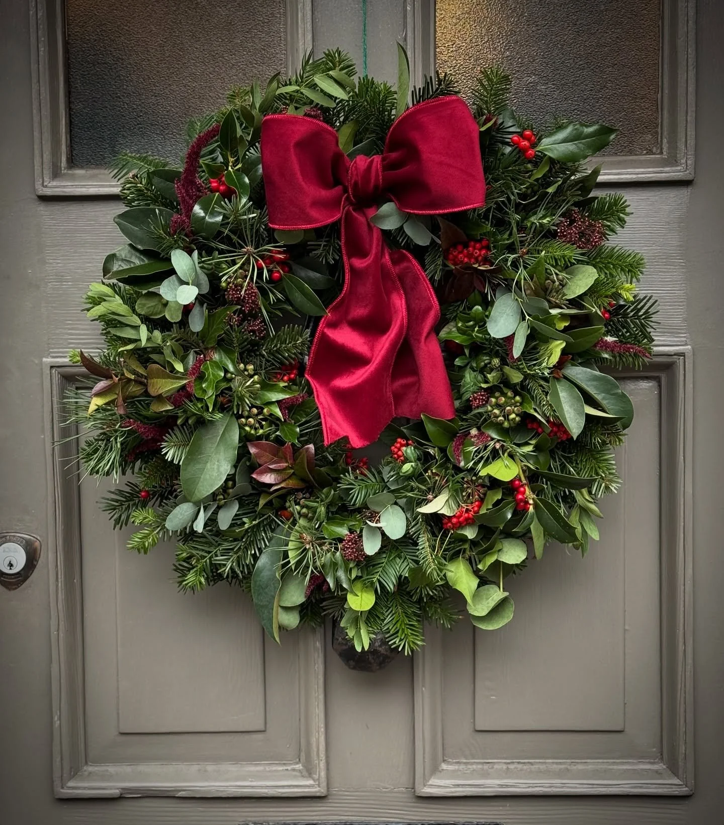 Hart Street Christmas garlanding complete for 2025. 16 metres and a wreath 😅 I really do feel lucky to be able to dress up such beautiful buildings, using natural materials in a way that complements the buildings&rsquo; age and style; and always lov
