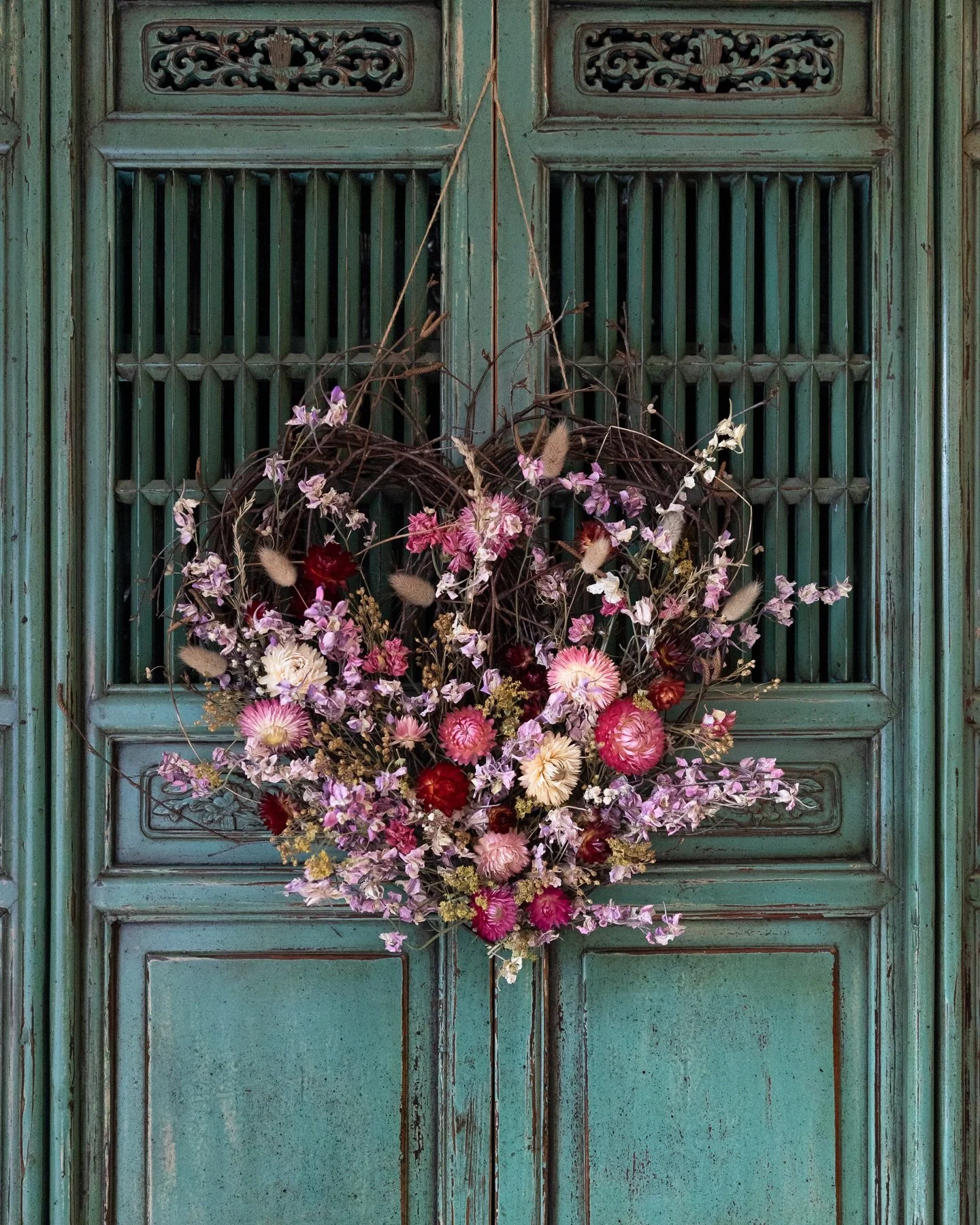 With love to all 💗
.
A dried flower heart from a while ago, first two pictures by the lovely recipient @sarapainter_photography 
.
.
.
.
Dried flower heart wall hanging | bespoke floral wall art
.
.
.
#driedflowerheart #heartwallhanging #heartart #h