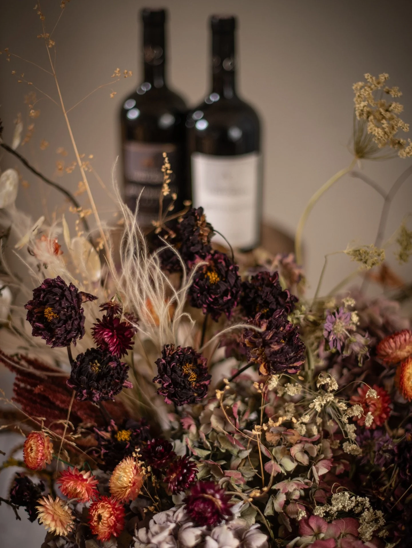 Wine and flowers? These definitely are two of my favourite things! 🍷💐 
.
Quite some time ago, @rougevinuk and I brought the two together for a few shots showcasing some of their rather delicious reds &amp; roses. (I&rsquo;m a punctuation appreciato