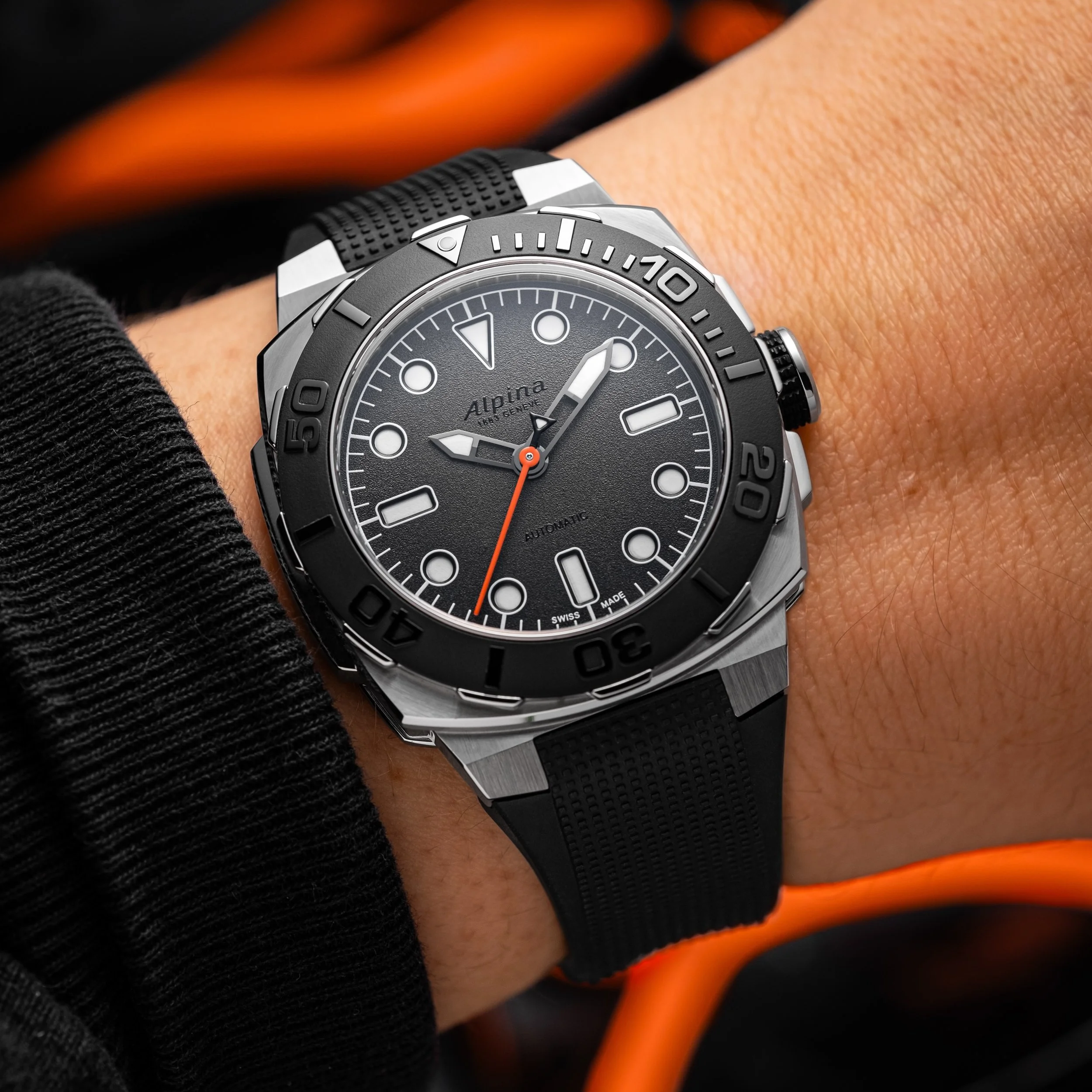 Alpina-The-Real-Time-Show-Seastrong-Diver-Extreme-Automatic-3.jpg
