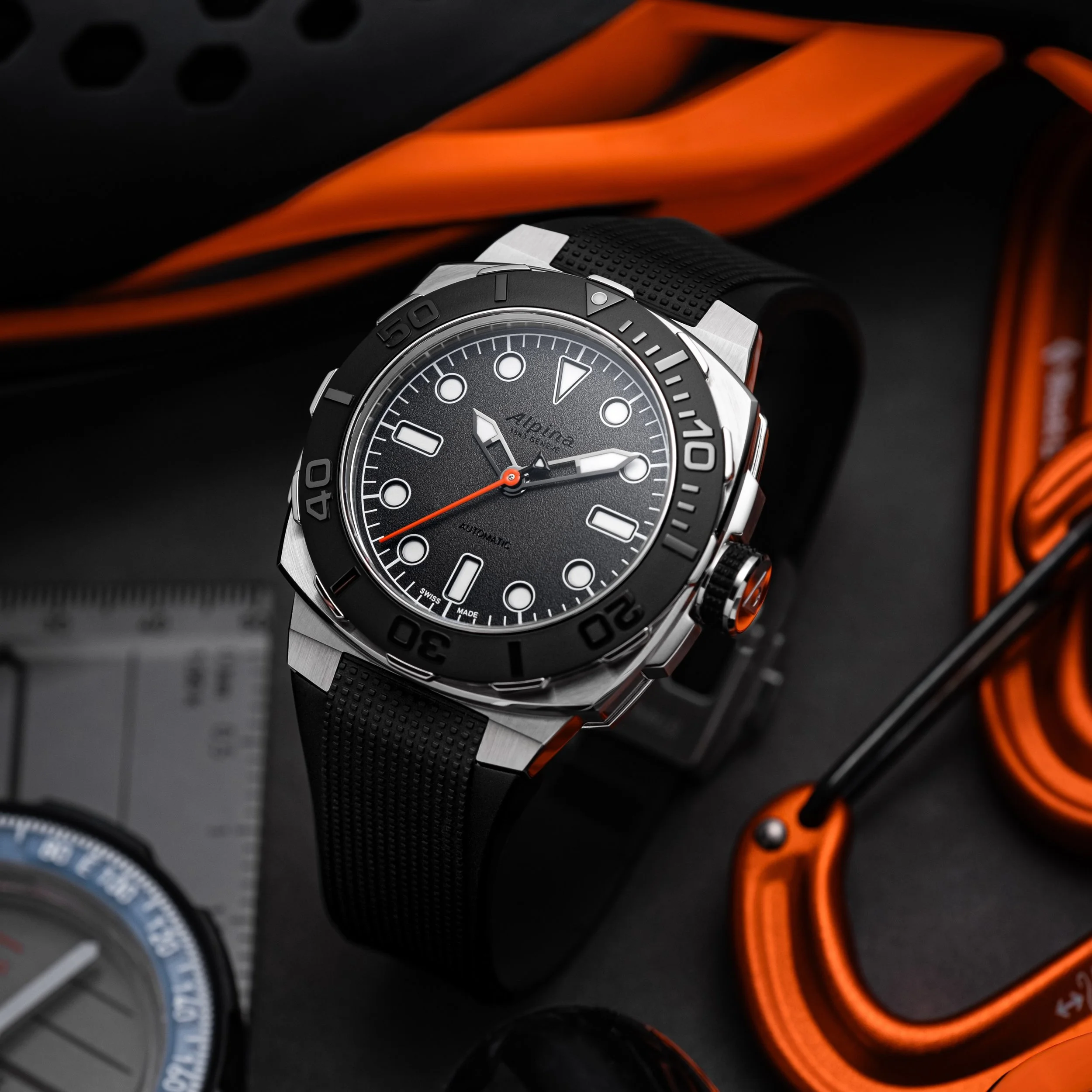 Alpina-The-Real-Time-Show-Seastrong-Diver-Extreme-Automatic-2.jpg