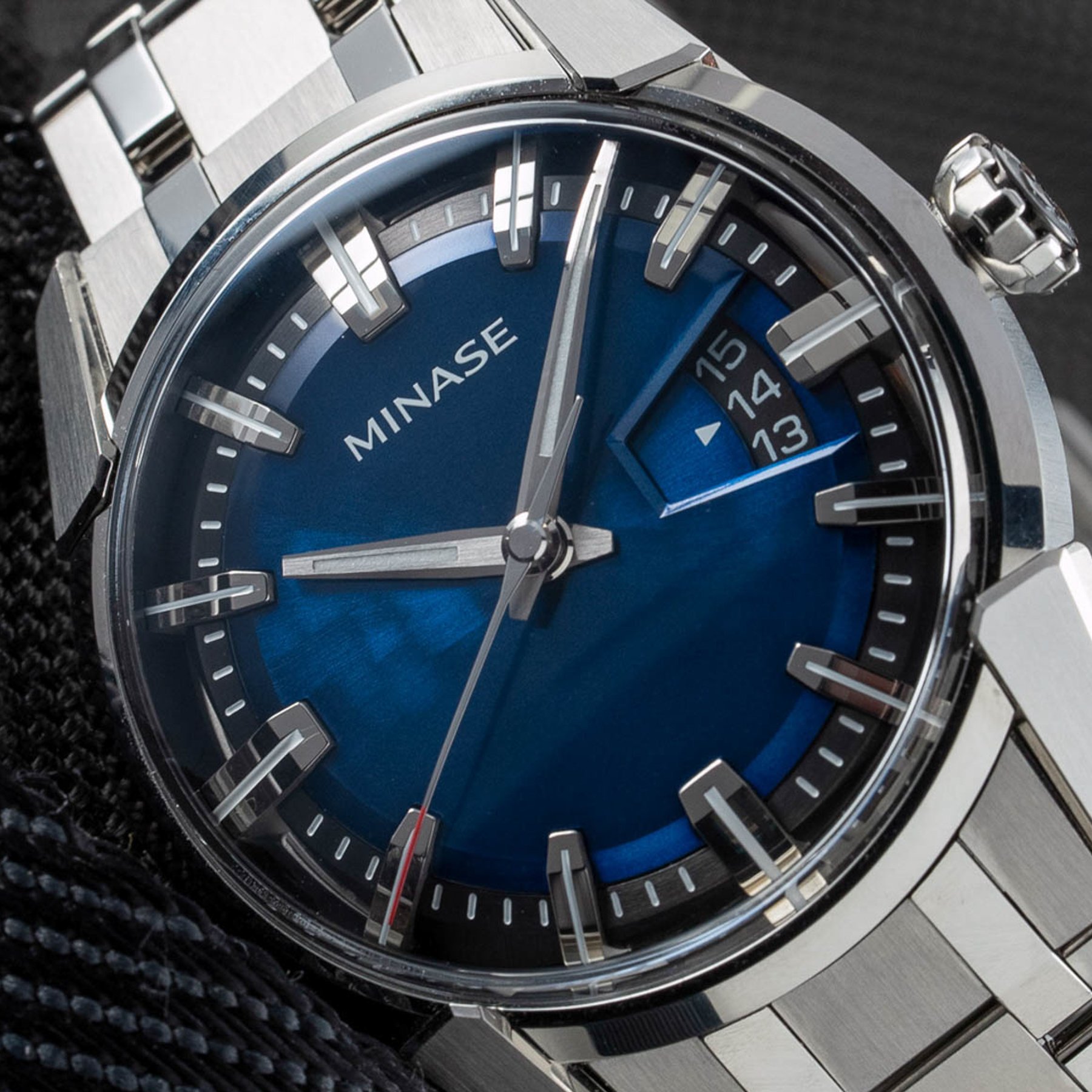 Minase-Dividio-Fratello-Blue-Limited-Watch-4.jpg