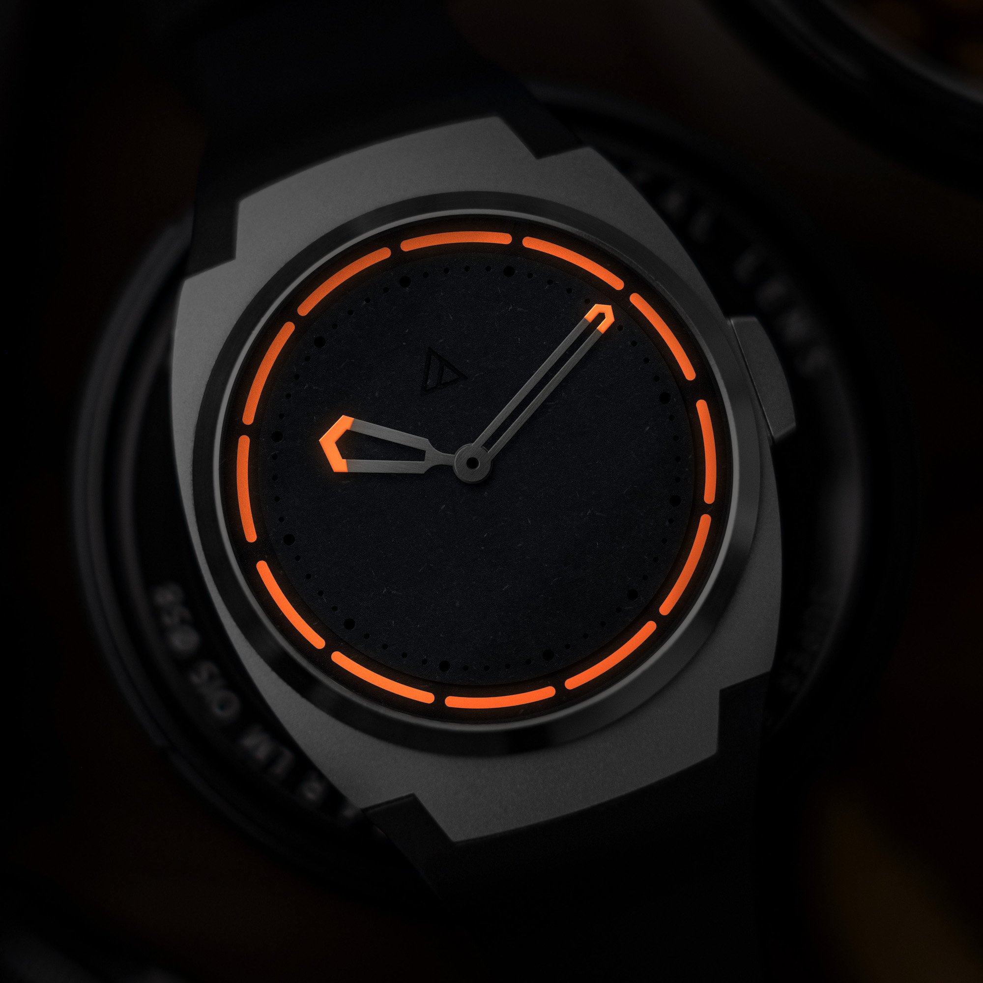 Arcanaut ARC II DARC MATTER Pongo Orange Watch 5.jpg