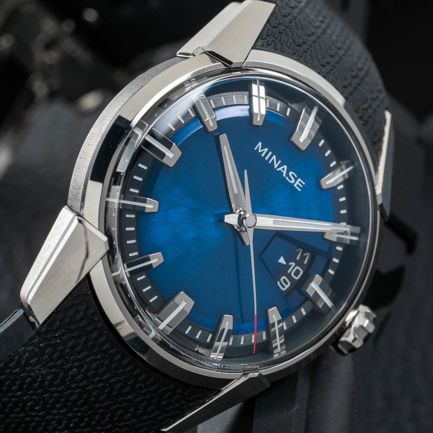 Minase-Dividio-Fratello-Blue-Limited-Watch-5.jpg
