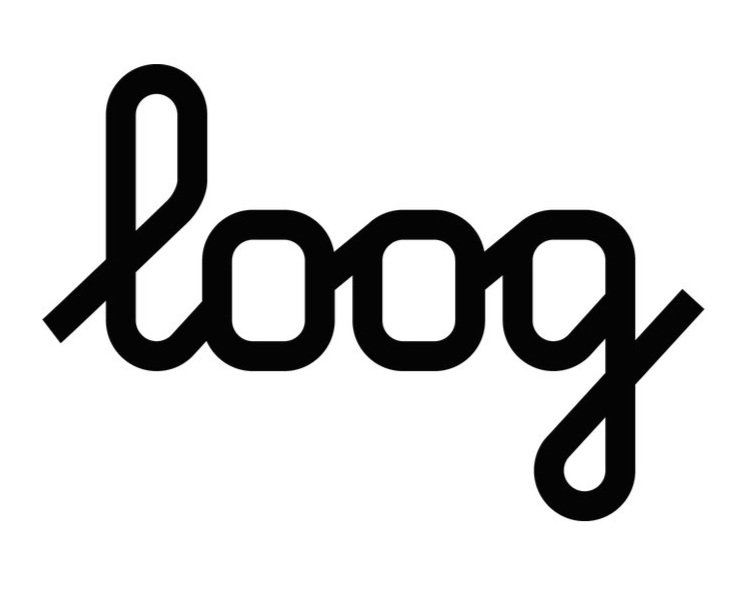 The word "blog" written in black cursive letters with a playful style.
