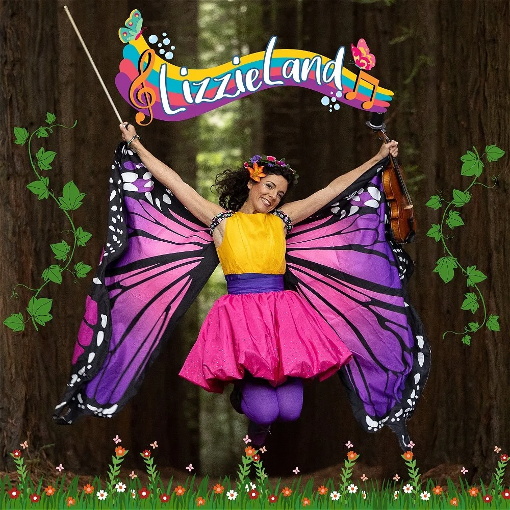 Official LizzieLand performer image.