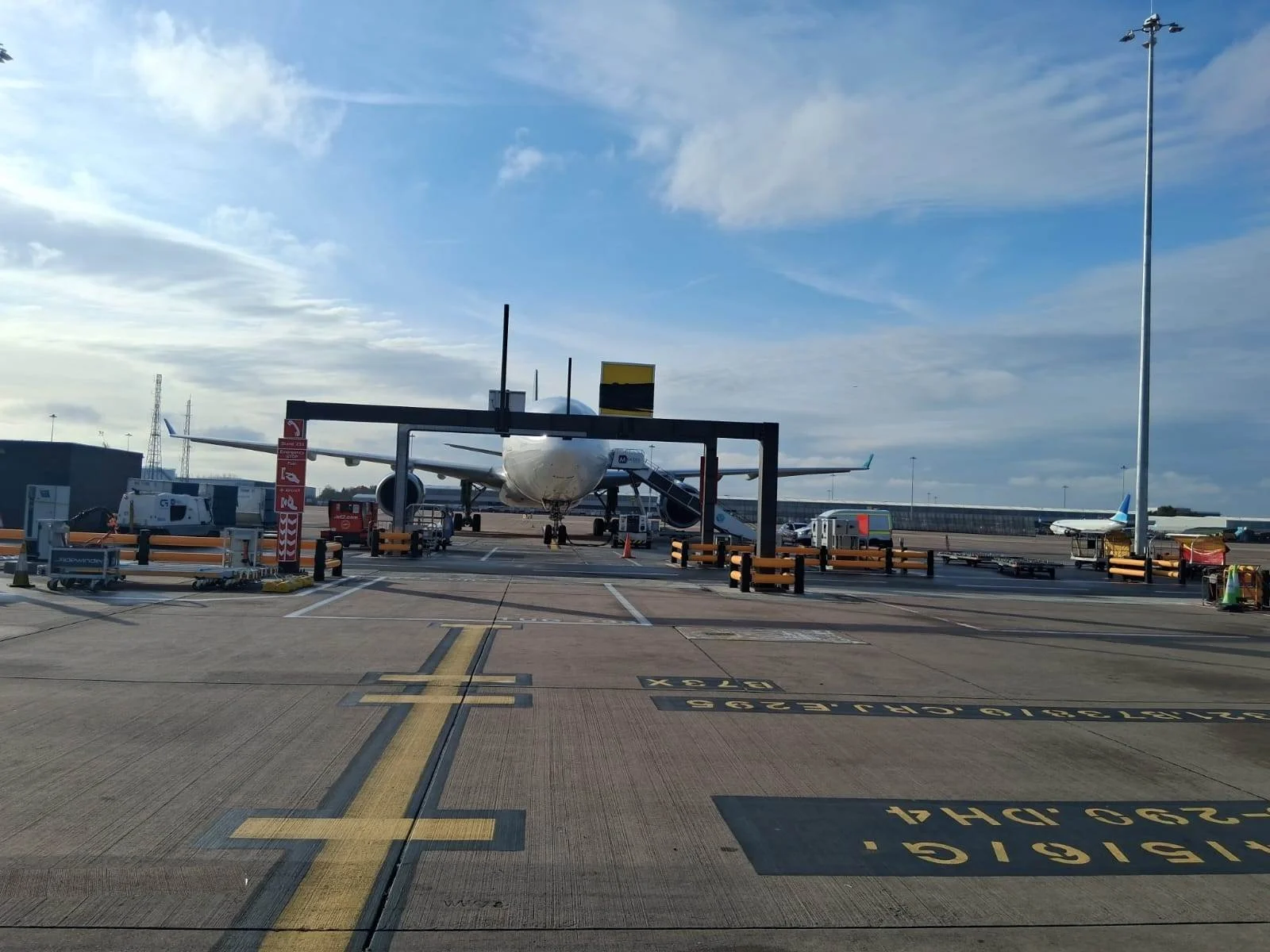 LAML Manchester Airport Gantry.jpg