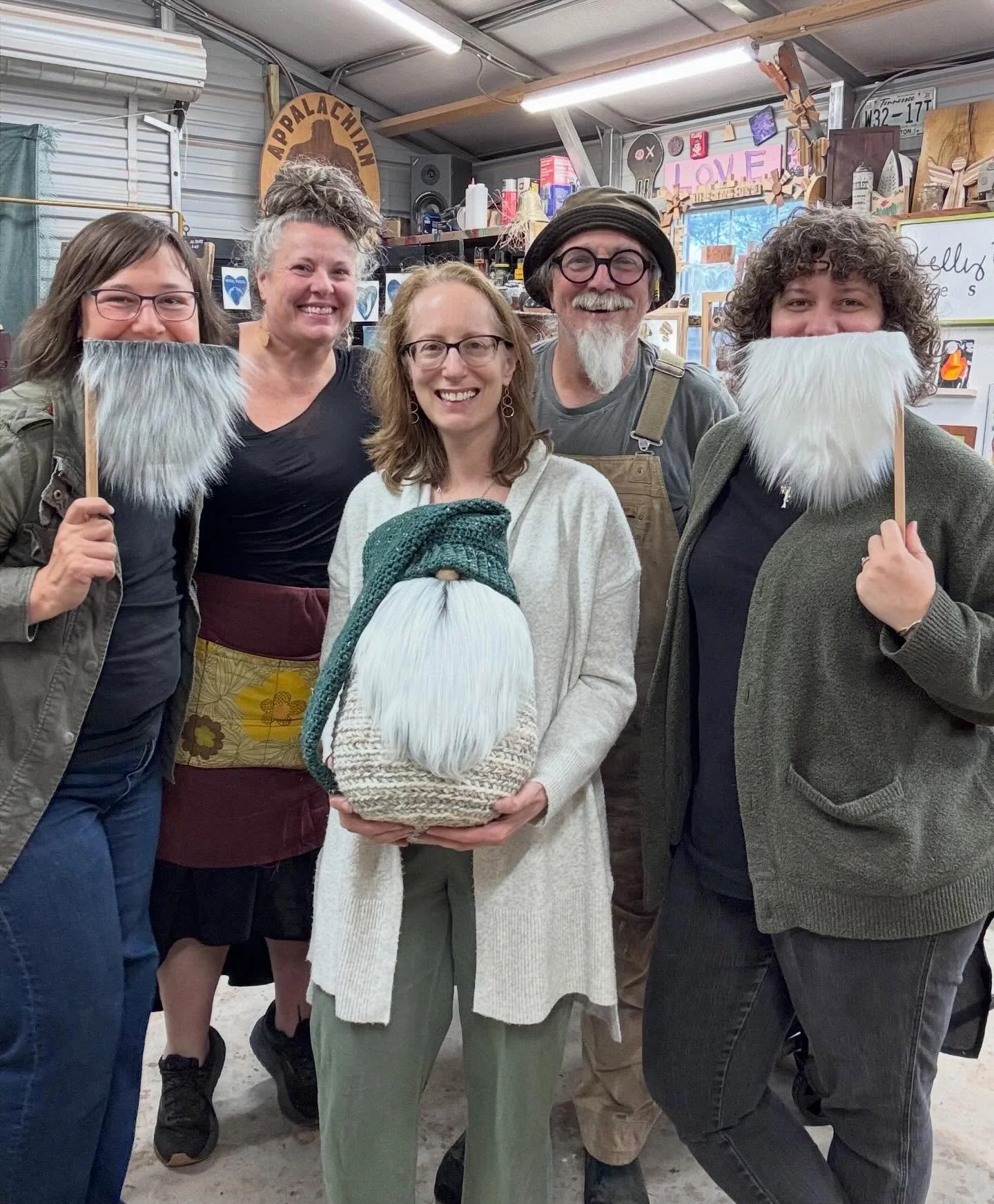 Couldn&rsquo;t ask for a more fun group of artists to hang with for the weekend! Thanks to @dryrunwoodworks for hosting us all for @weavervilleartsafari!

@dryrunwoodworks 
@kellyreesedesign 
@knottieyeti 
@artsaliveceramics